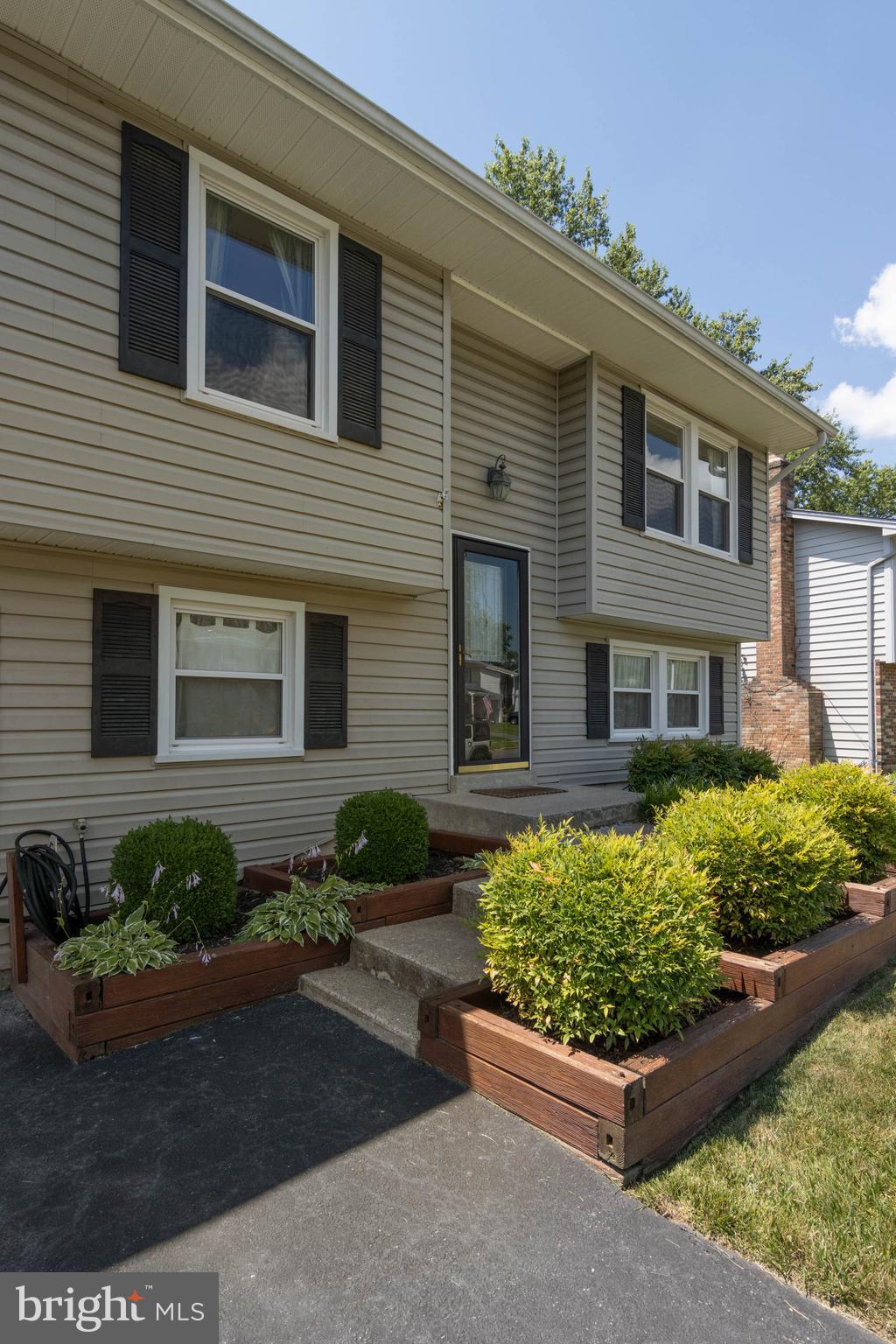 FOUR SEASONS ESTATES - Residential