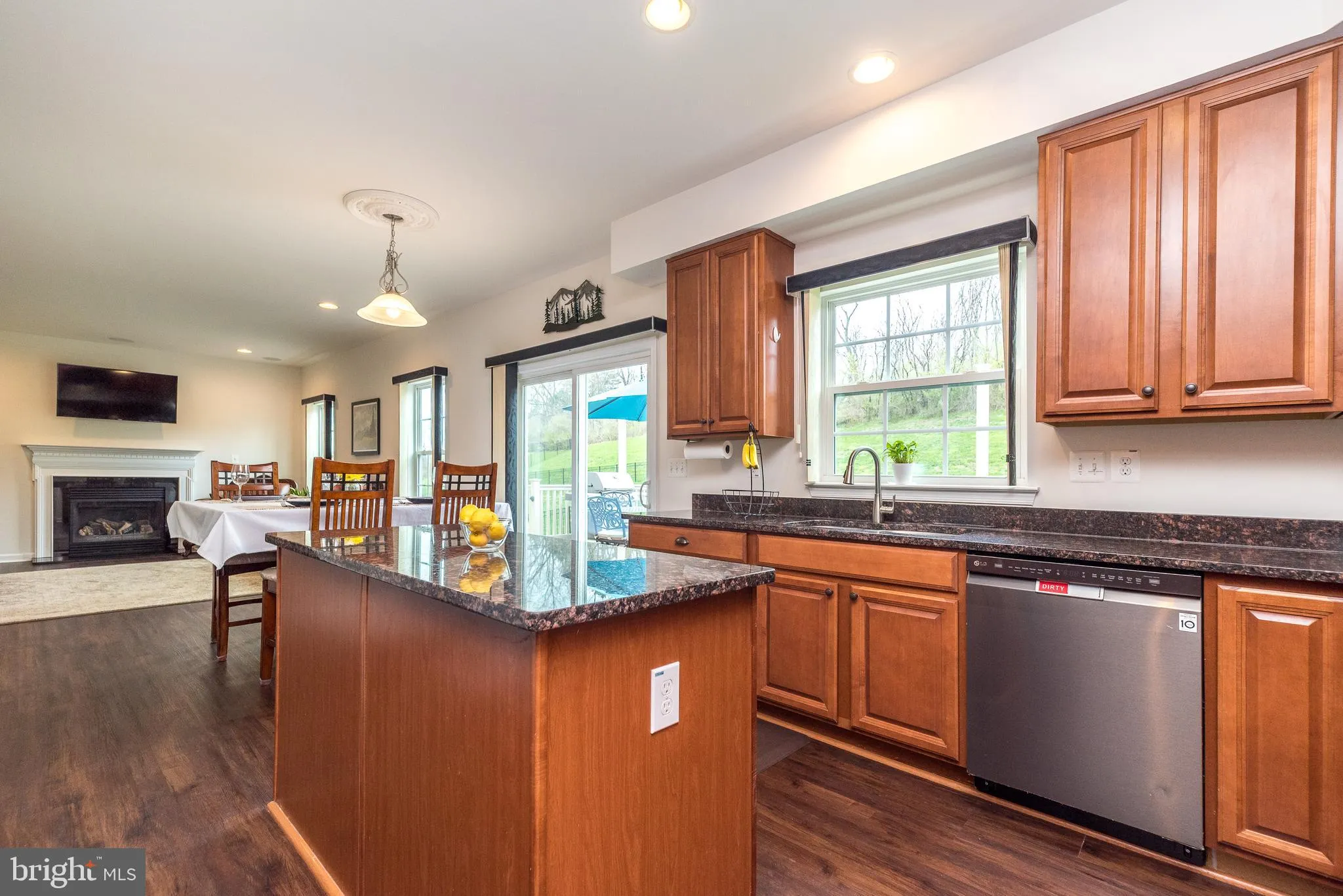 Chalfont, Pennsylvania 18914, United States, 4 Bedrooms Bedrooms, ,3 BathroomsBathrooms,Residential,Contingent,107094