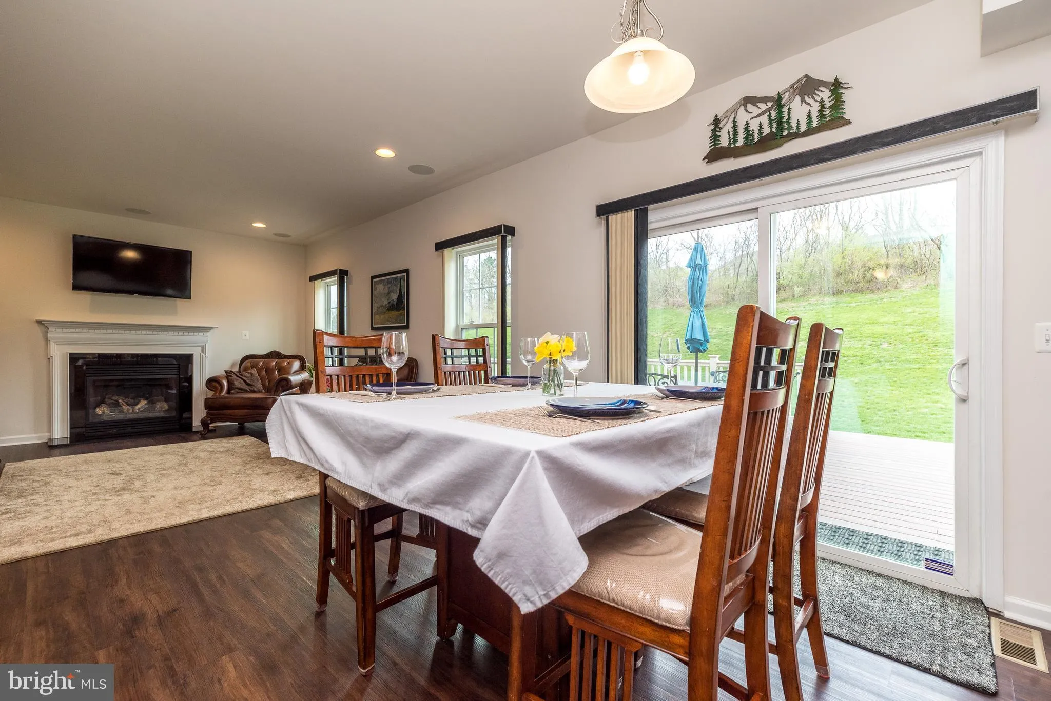 Chalfont, Pennsylvania 18914, United States, 4 Bedrooms Bedrooms, ,3 BathroomsBathrooms,Residential,Contingent,107094