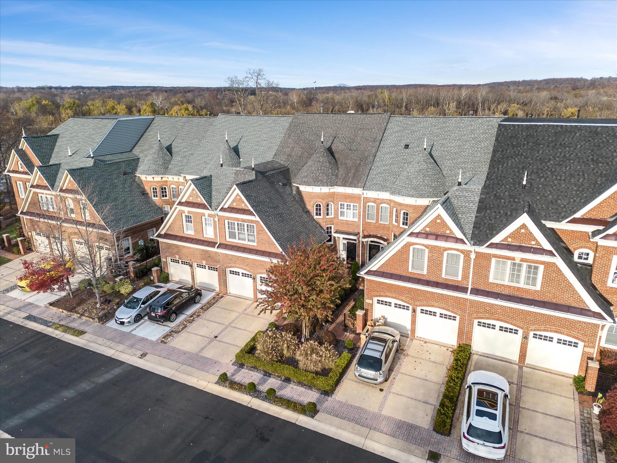 RIVER CREEK - Residential