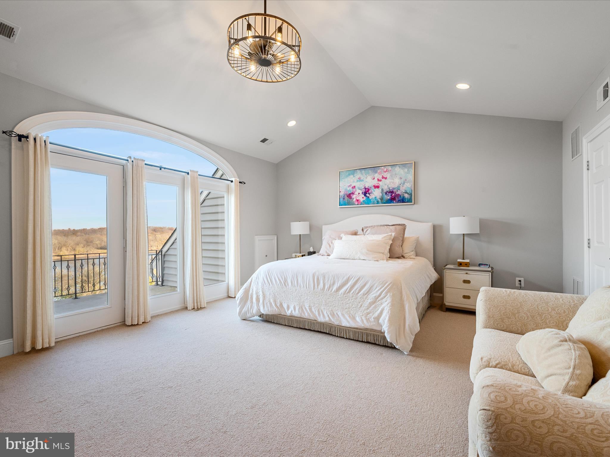 RIVER CREEK - Residential