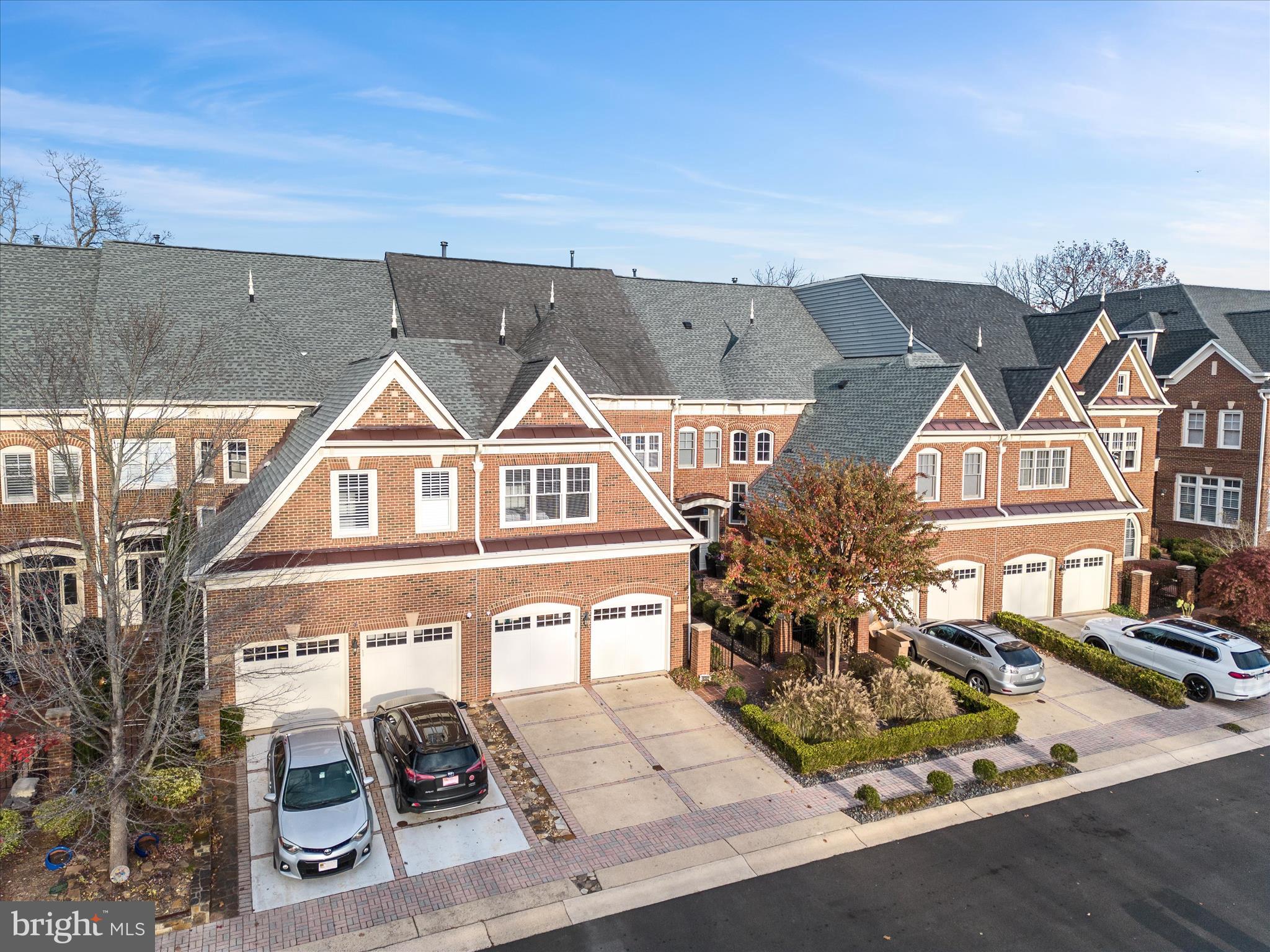 RIVER CREEK - Residential