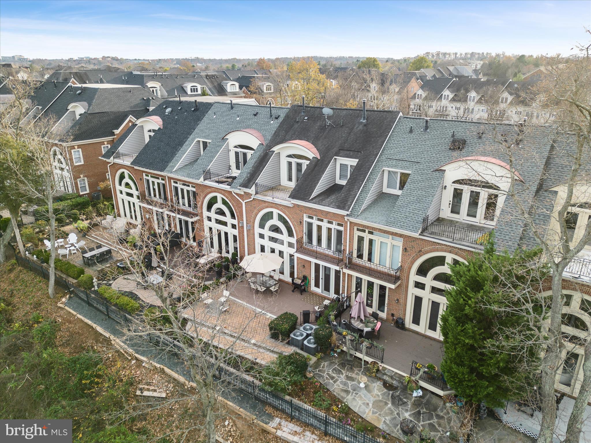 RIVER CREEK - Residential