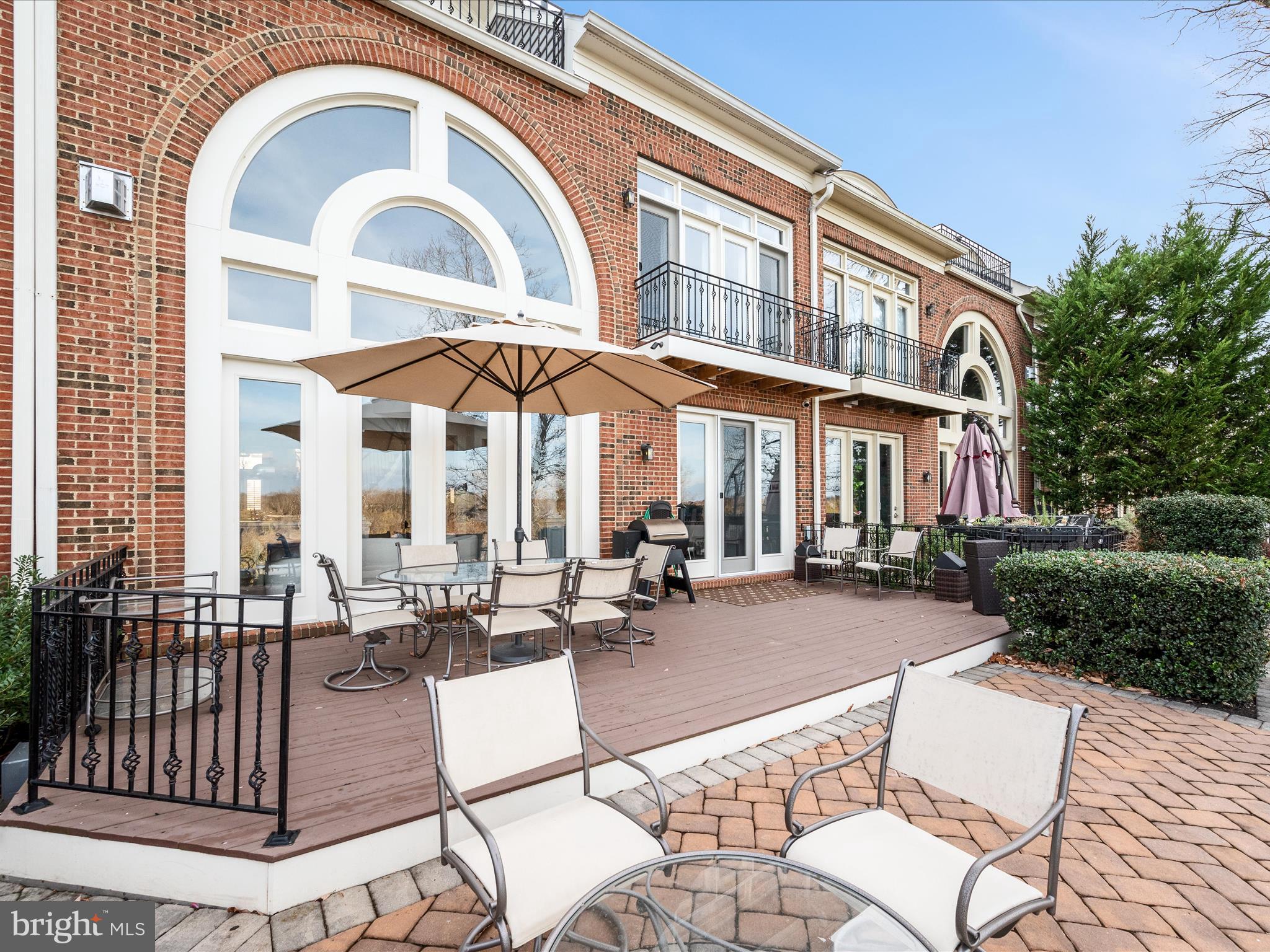 RIVER CREEK - Residential