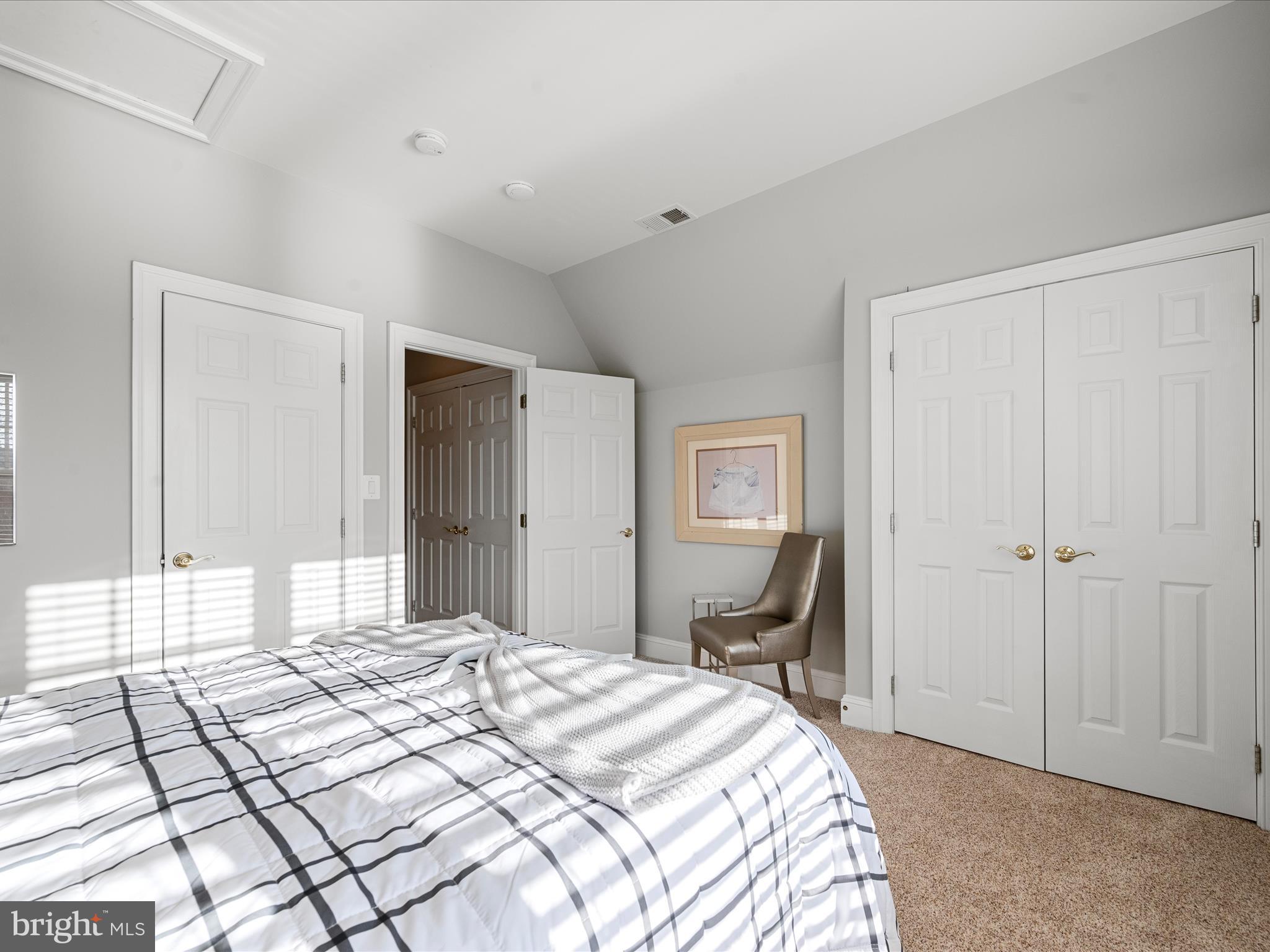 RIVER CREEK - Residential