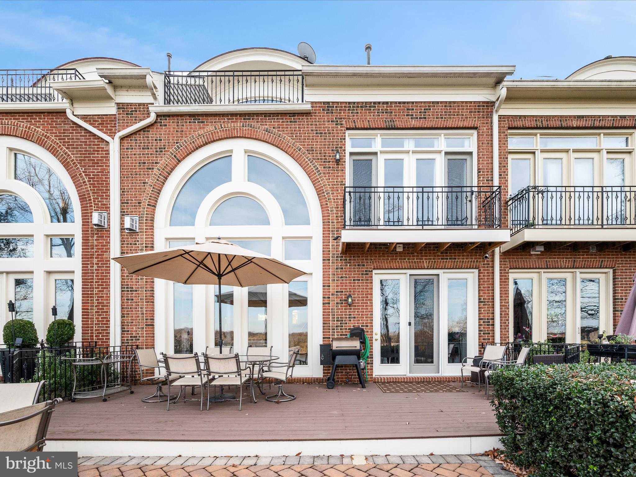 RIVER CREEK - Residential