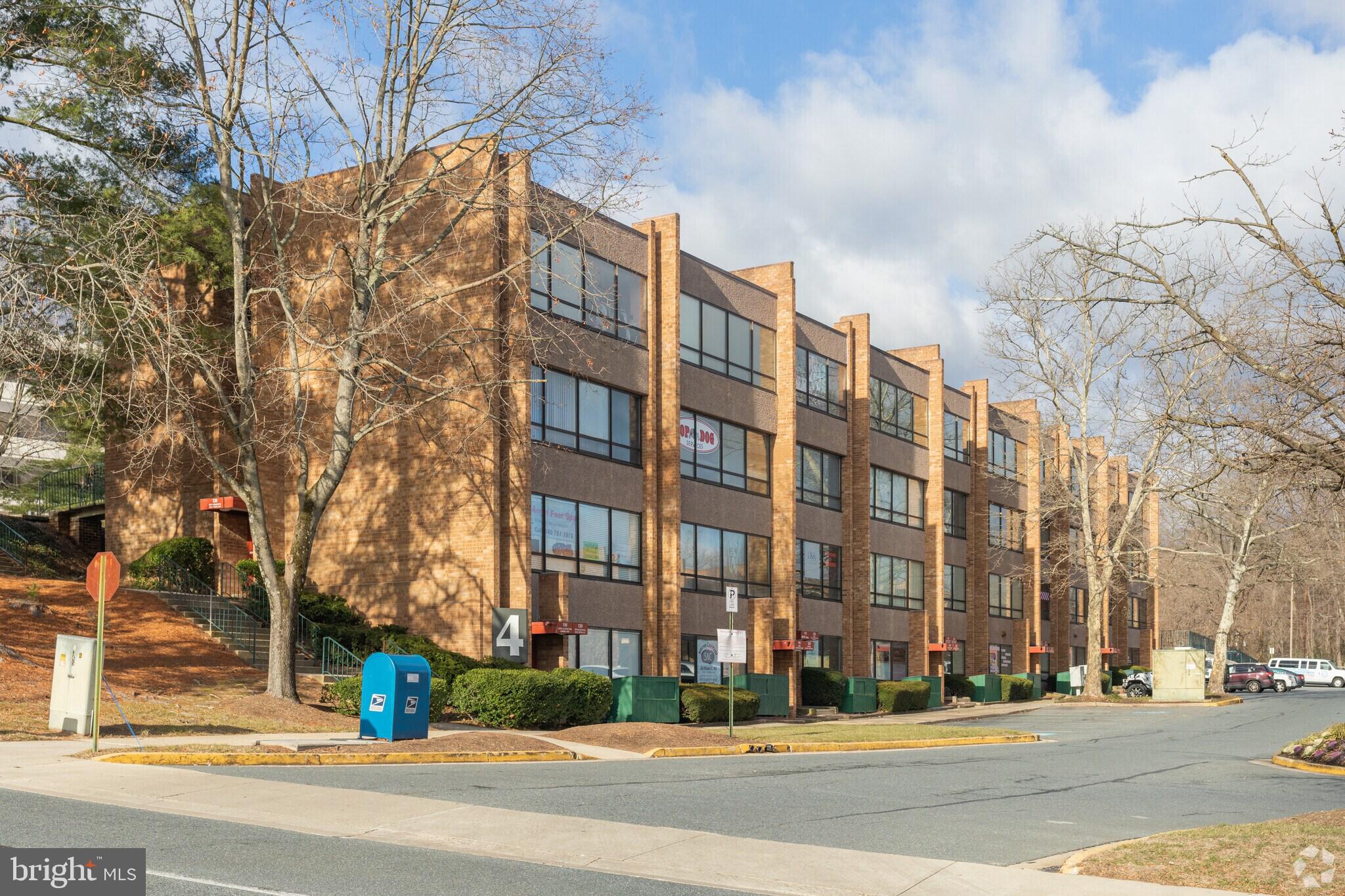 4 PROFESSIONAL DRIVE 132