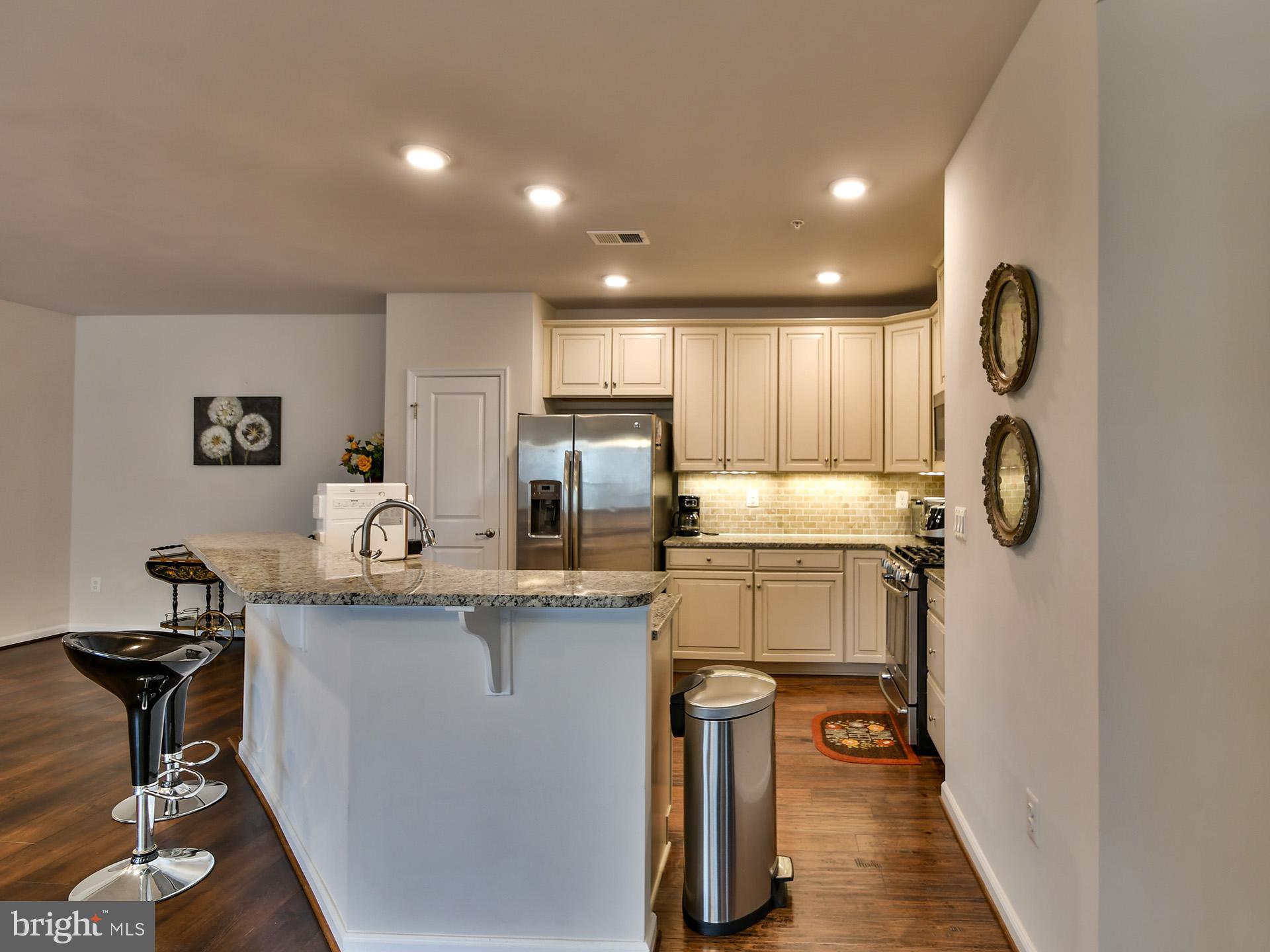 WAVERLY MEWS - Residential