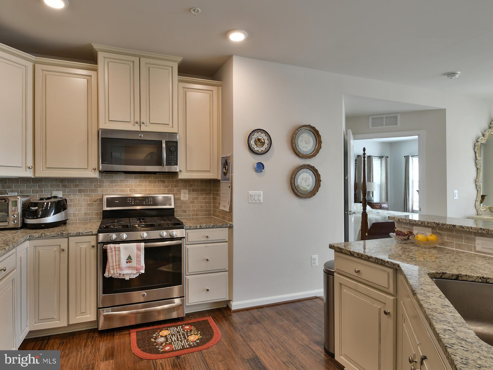 WAVERLY MEWS - Residential