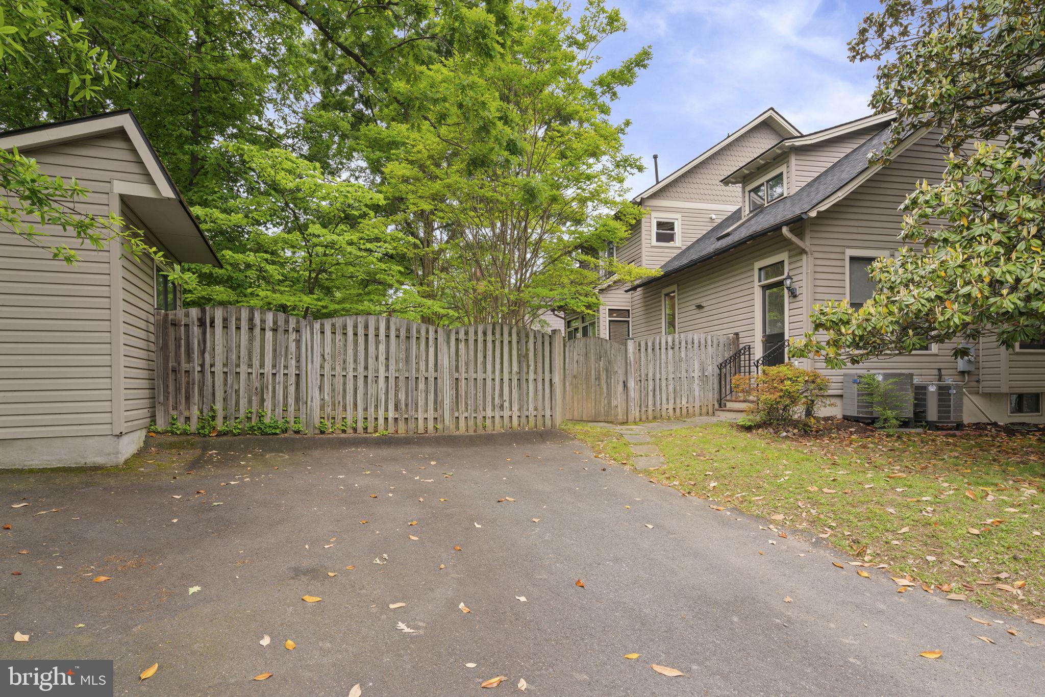 LYON PARK - Residential