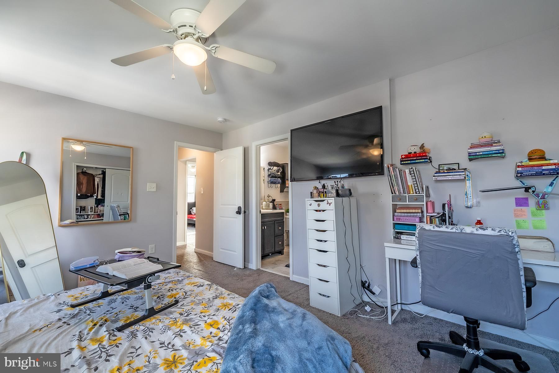 CROYDON MANOR - Residential