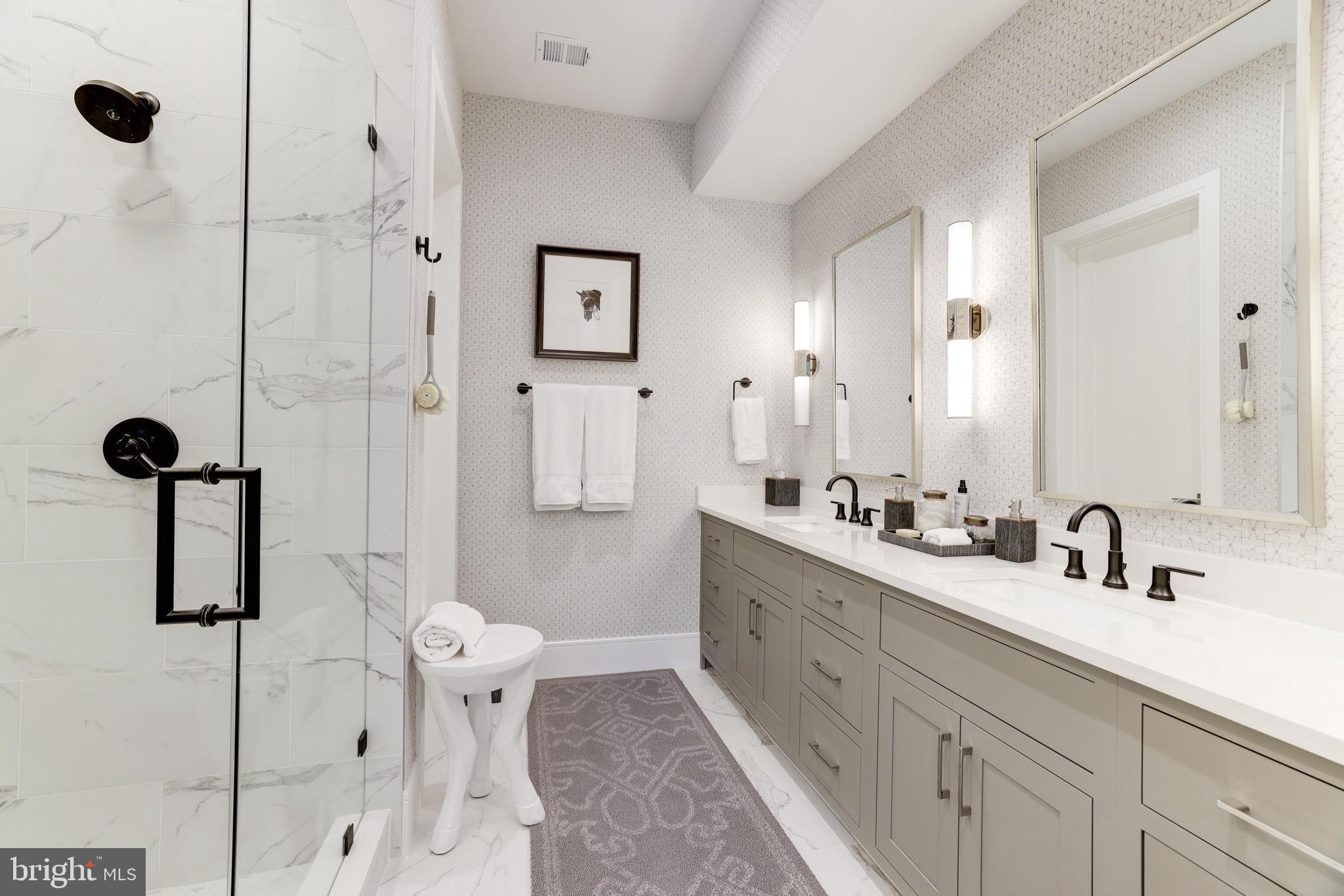 LANGLEY HILL - Residential