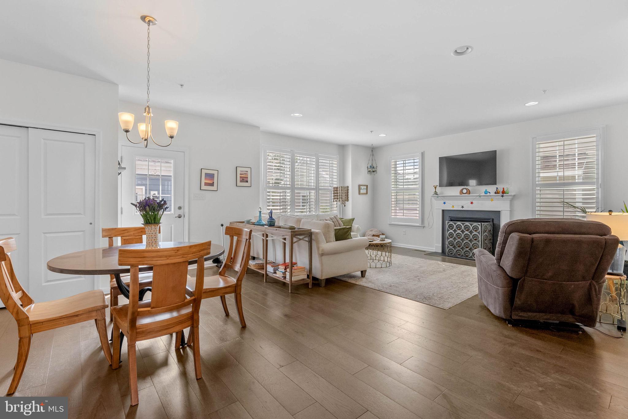 SPRING OAK - Residential