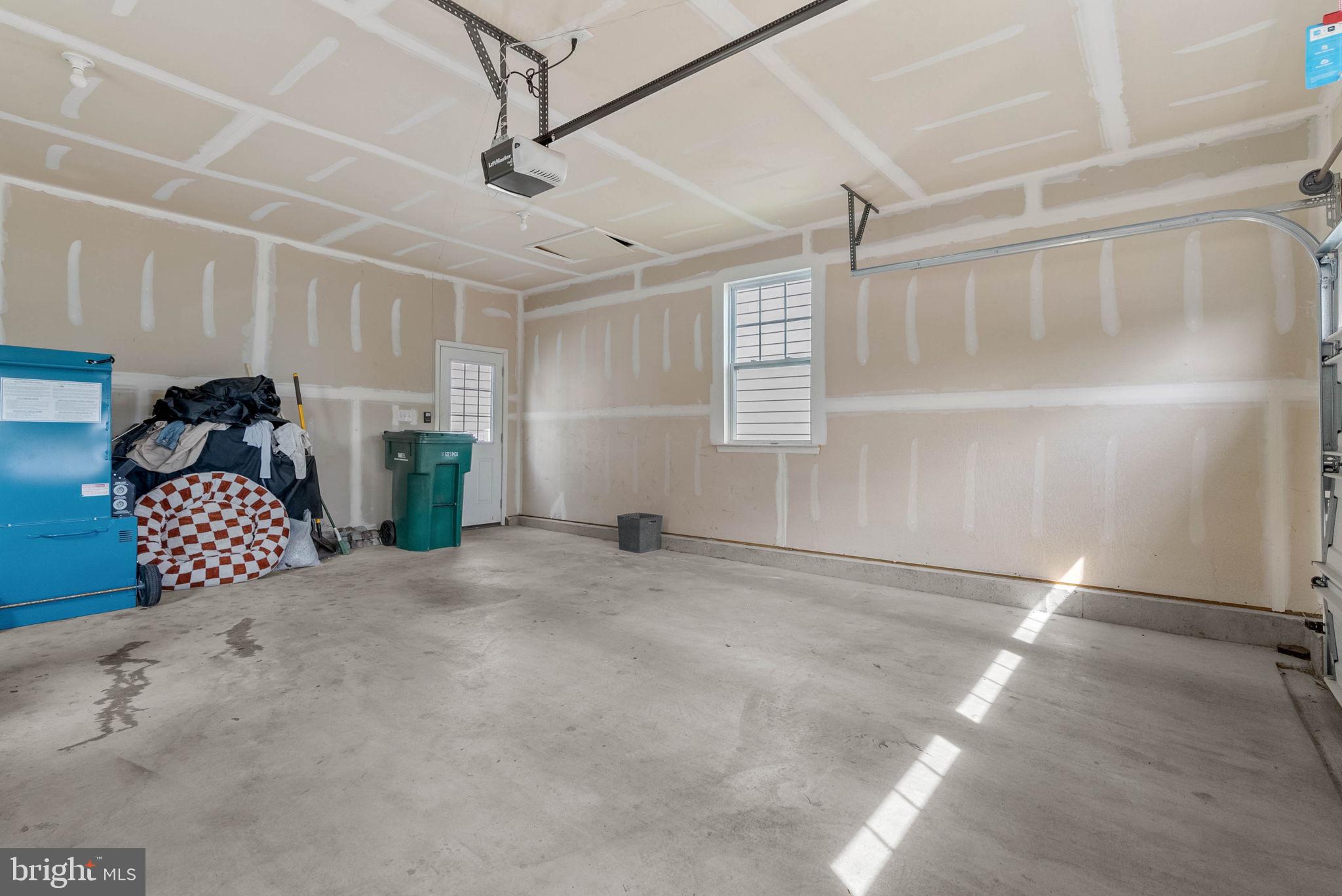 SPRING OAK - Residential