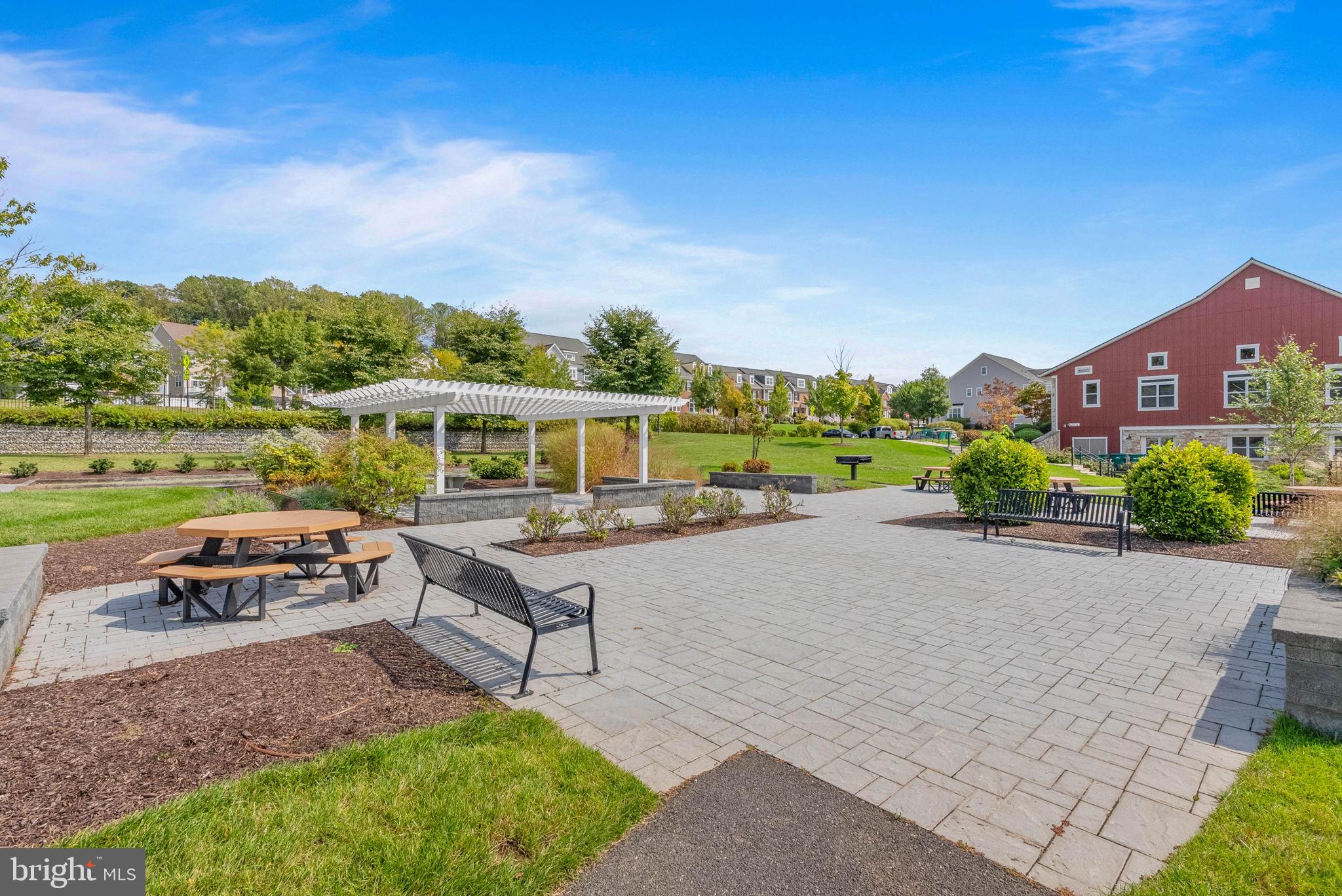 SPRING OAK - Residential