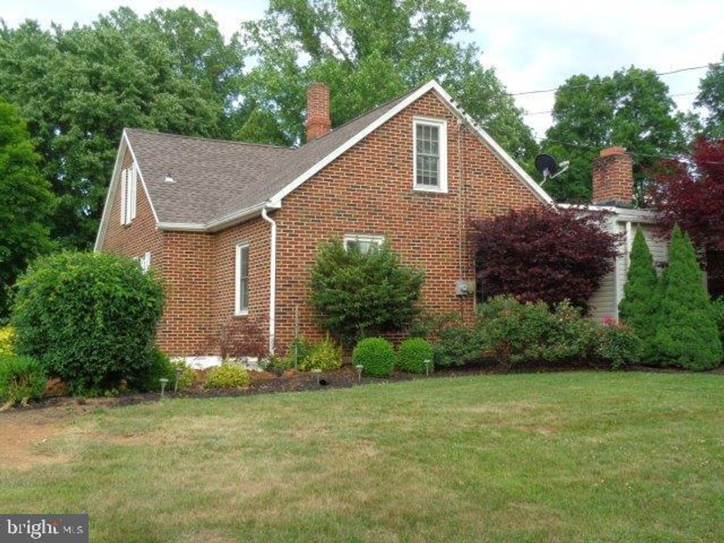 Photo of 607 Woodland Avenue, MT HOLLY SPRINGS, PA 17065 (MLS # PACB2052124)
