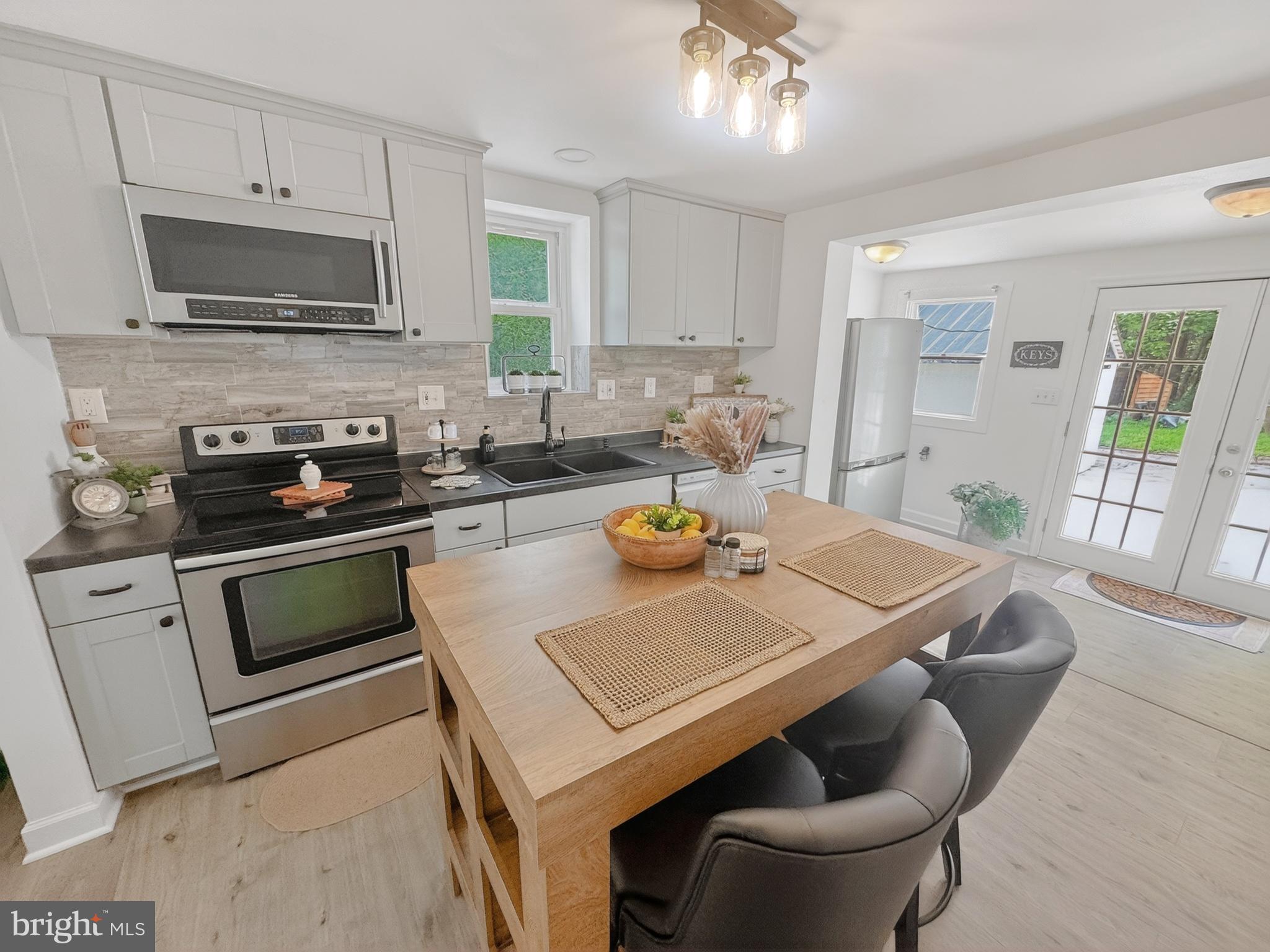 KINGSVILLE - Residential