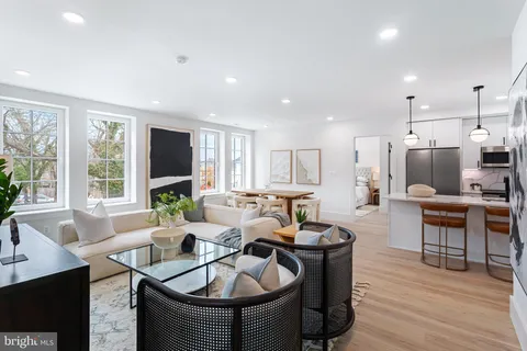 MLS: DCDC2193674