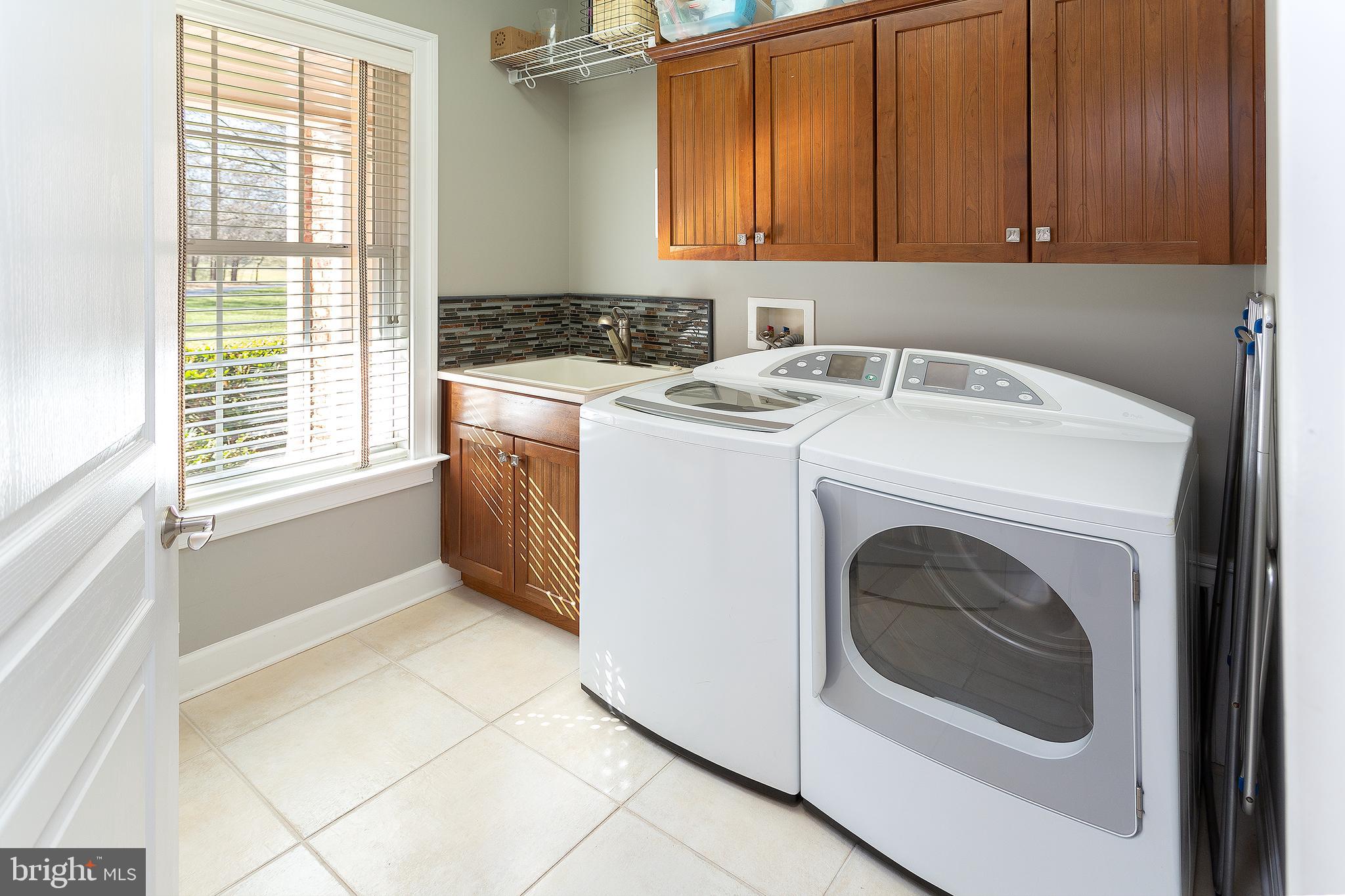 RED CEDAR - Residential