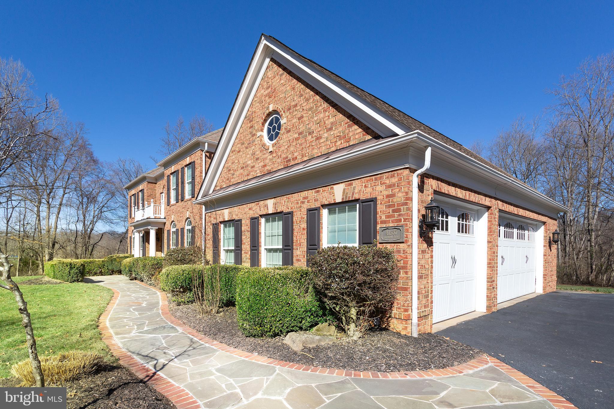 RED CEDAR - Residential