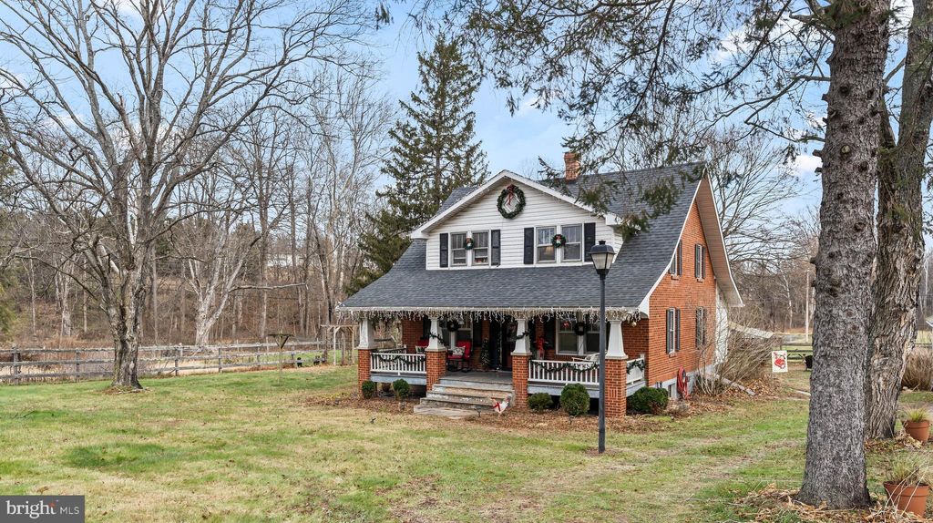 Photo of 11178 Hedgesville Road, HEDGESVILLE, WV 25427 (MLS # WVBE2046628)