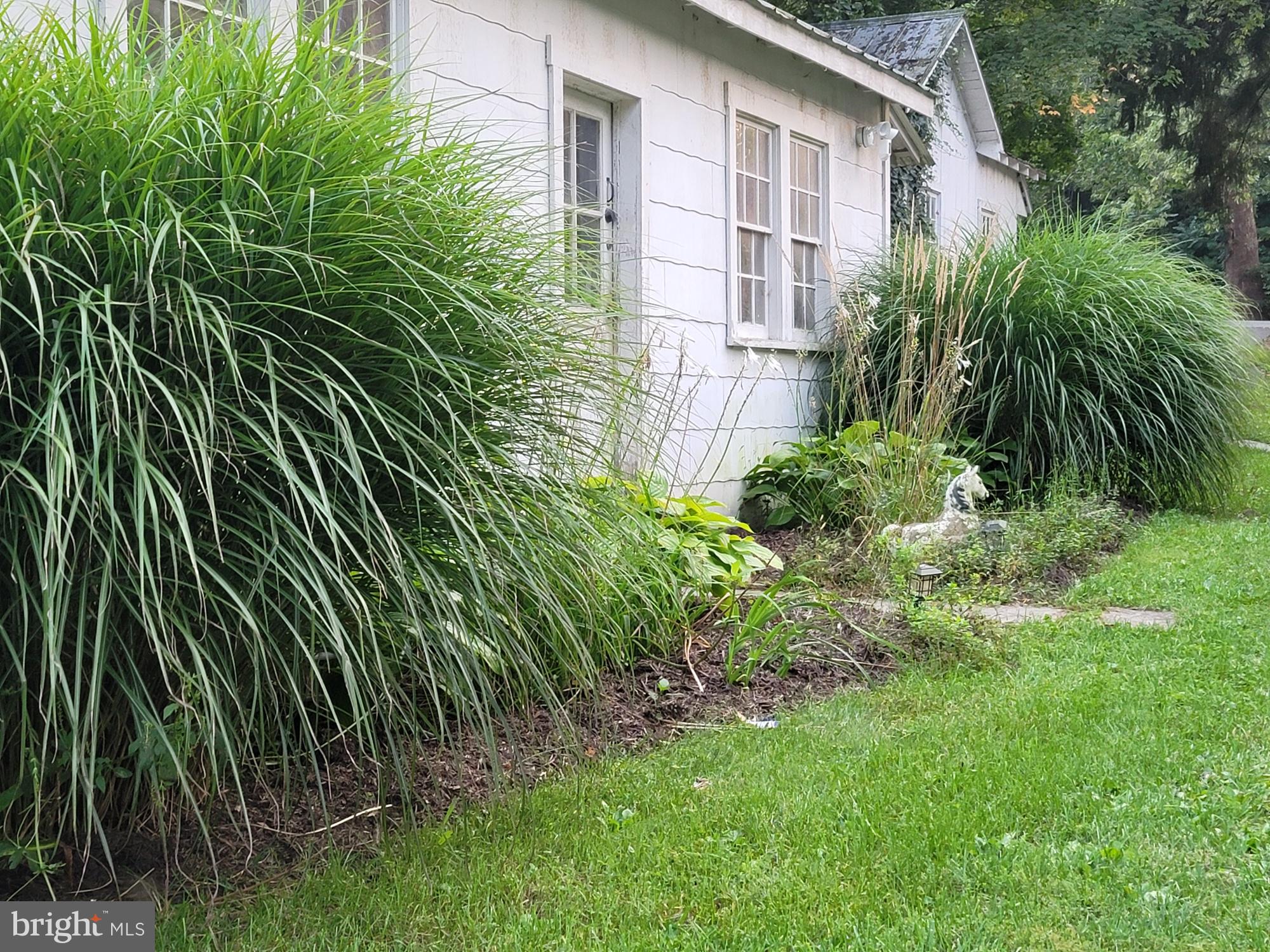 HEDGESVILLE - Residential