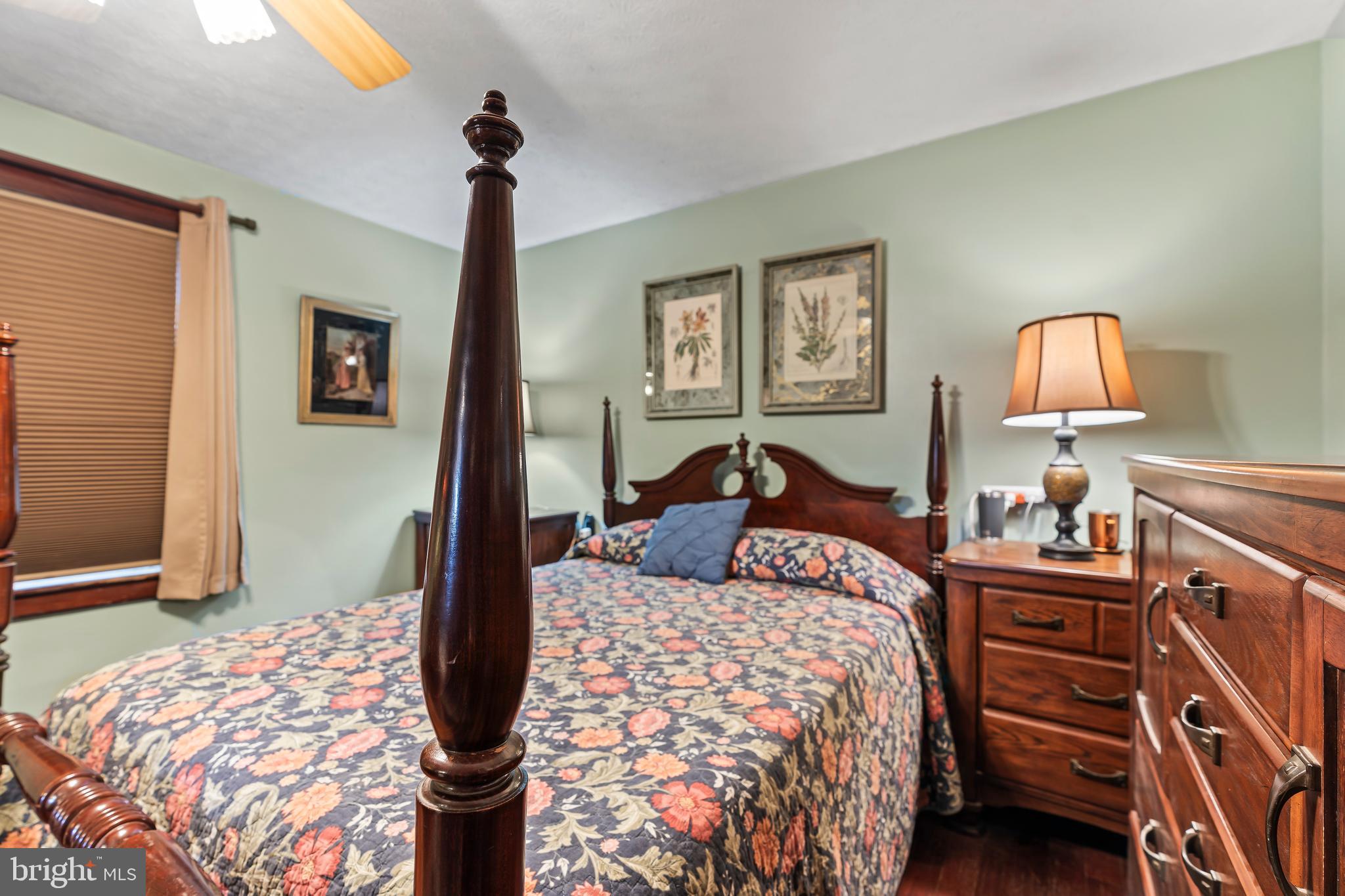 HEDGESVILLE - Residential