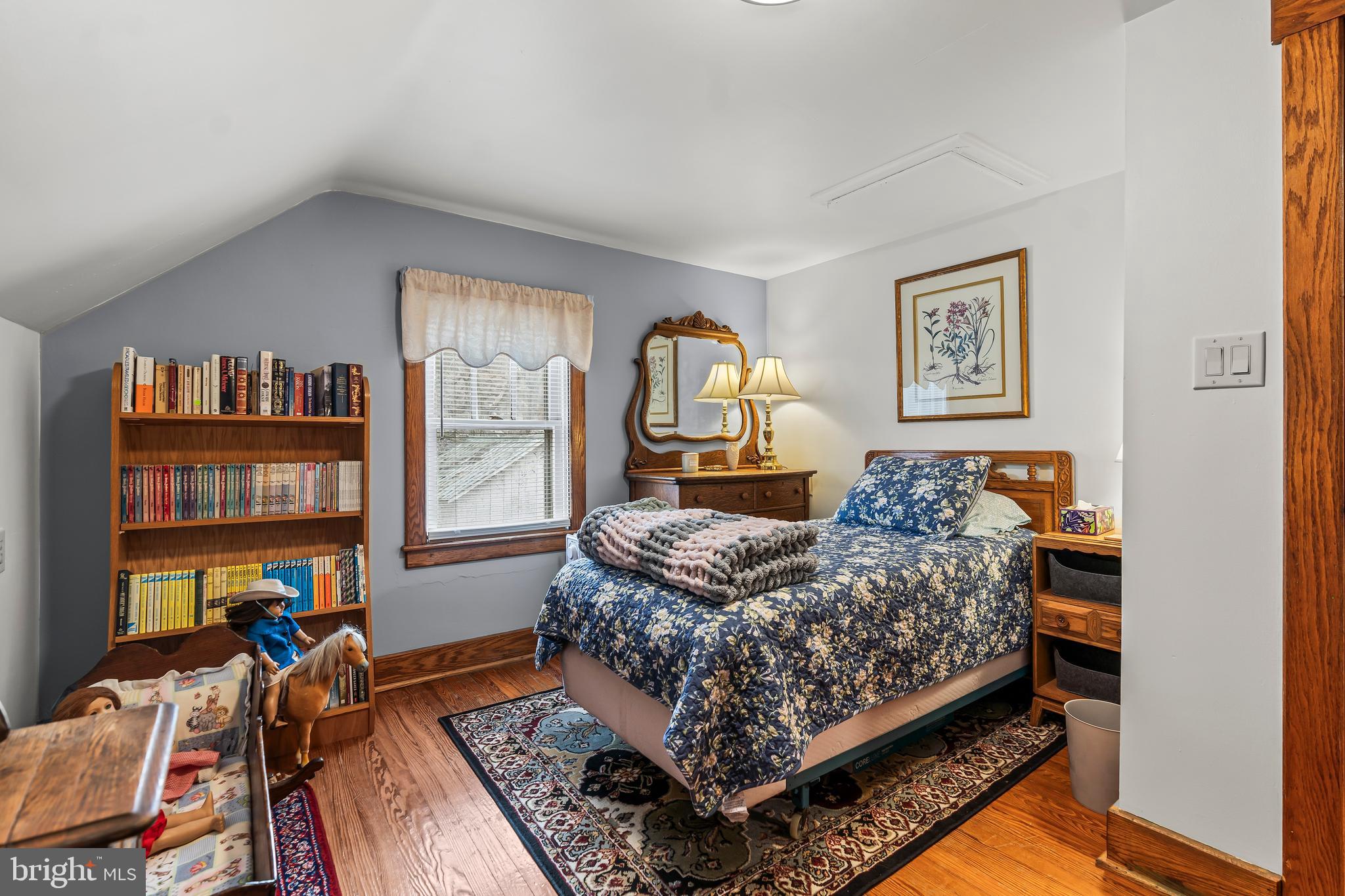 HEDGESVILLE - Residential