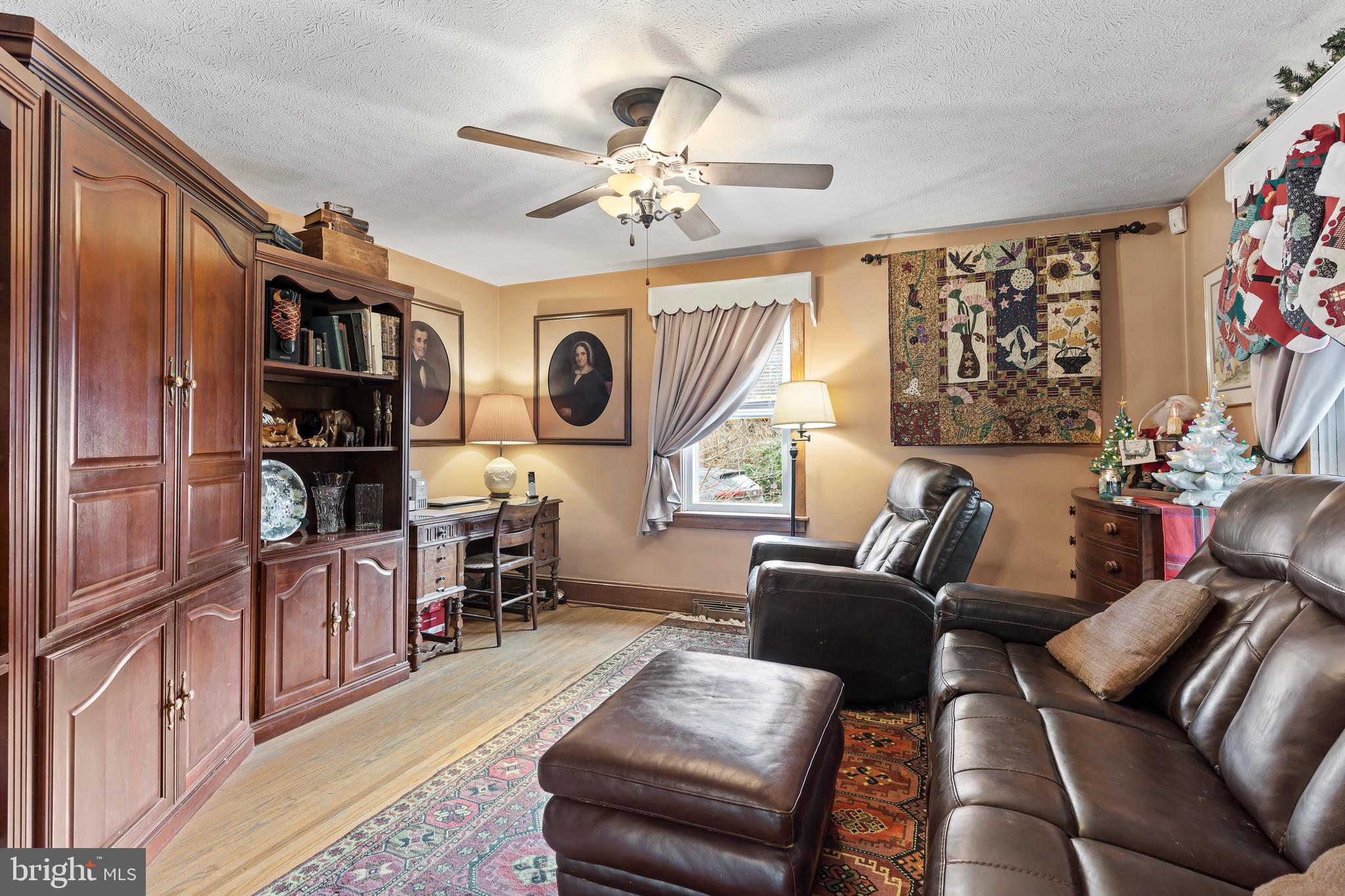 HEDGESVILLE - Residential