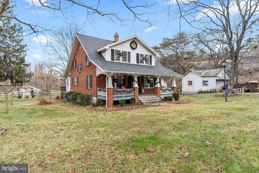 Photo of 11178 Hedgesville Road, HEDGESVILLE, WV 25427 (MLS # WVBE2046628)