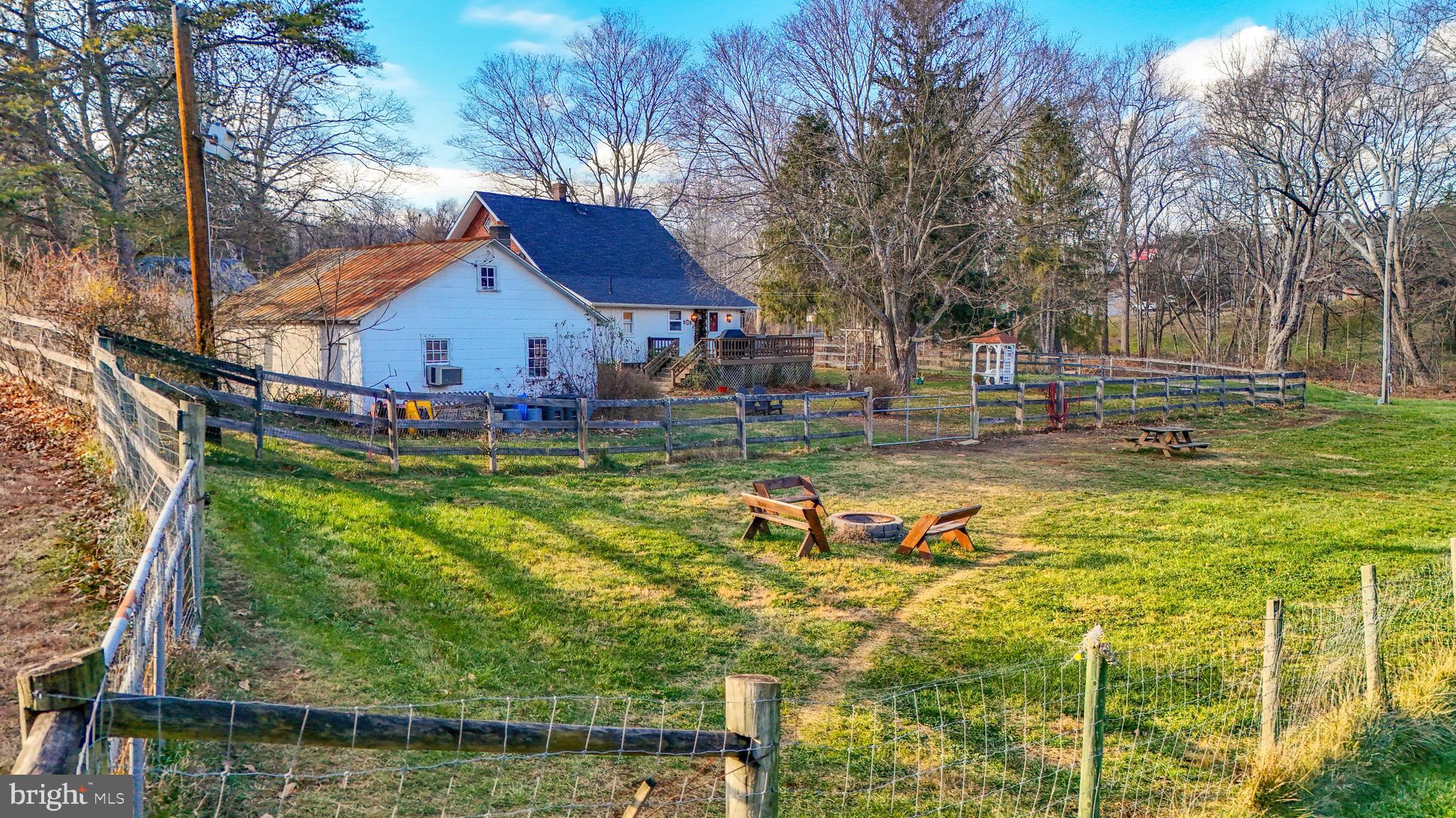 HEDGESVILLE - Residential