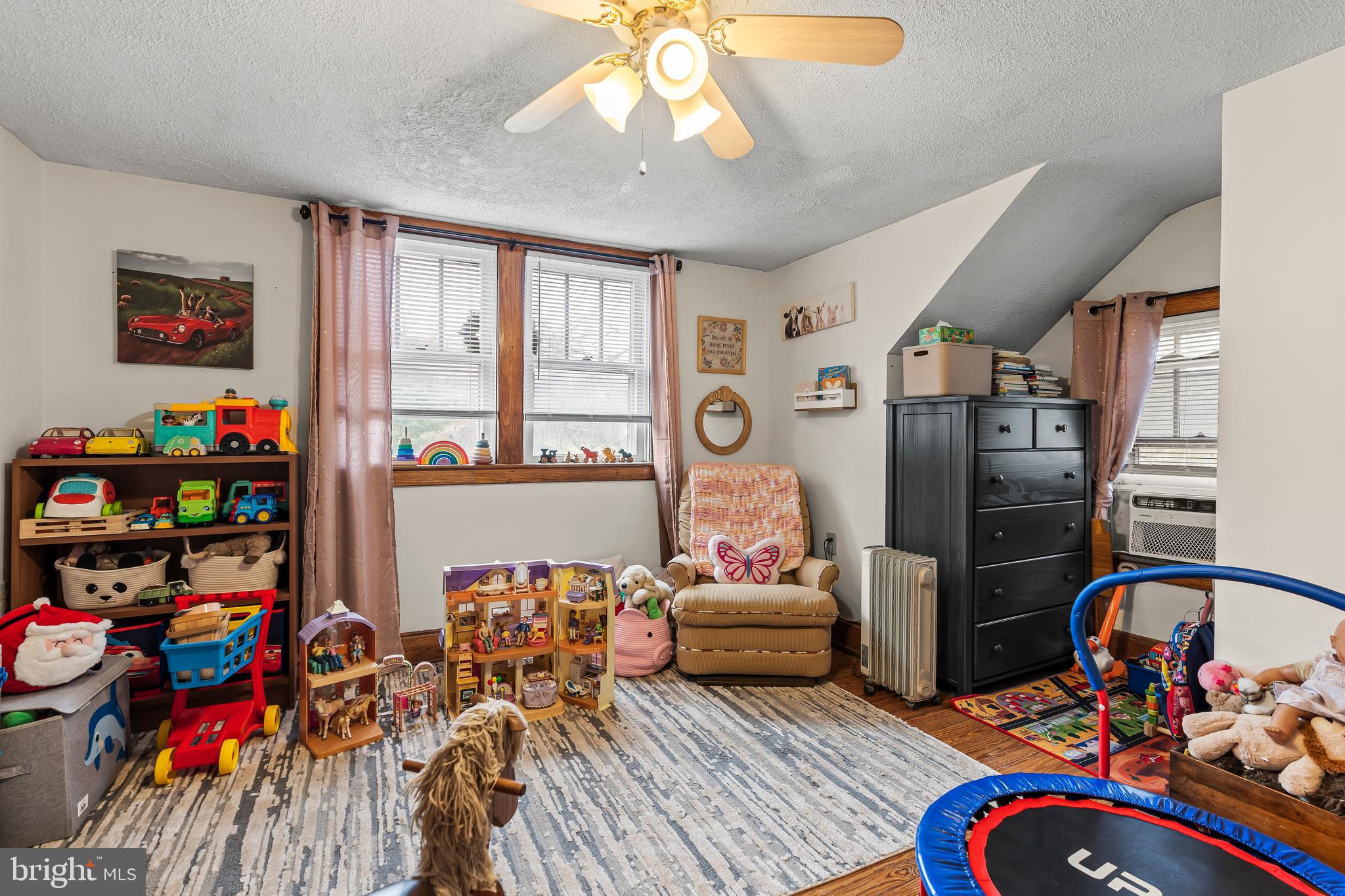 HEDGESVILLE - Residential