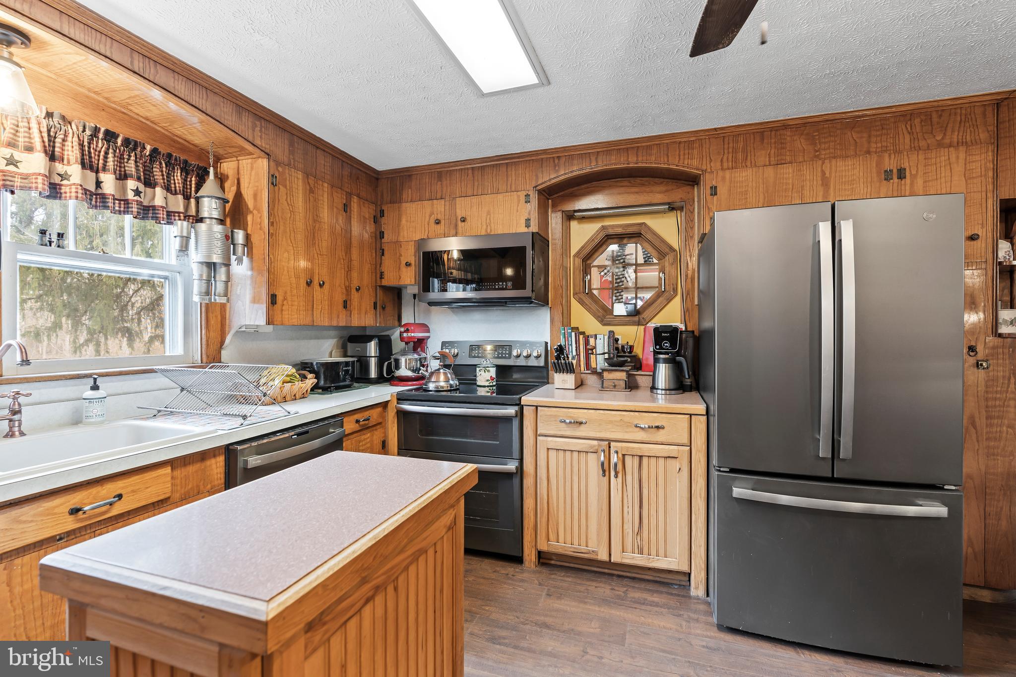 HEDGESVILLE - Residential