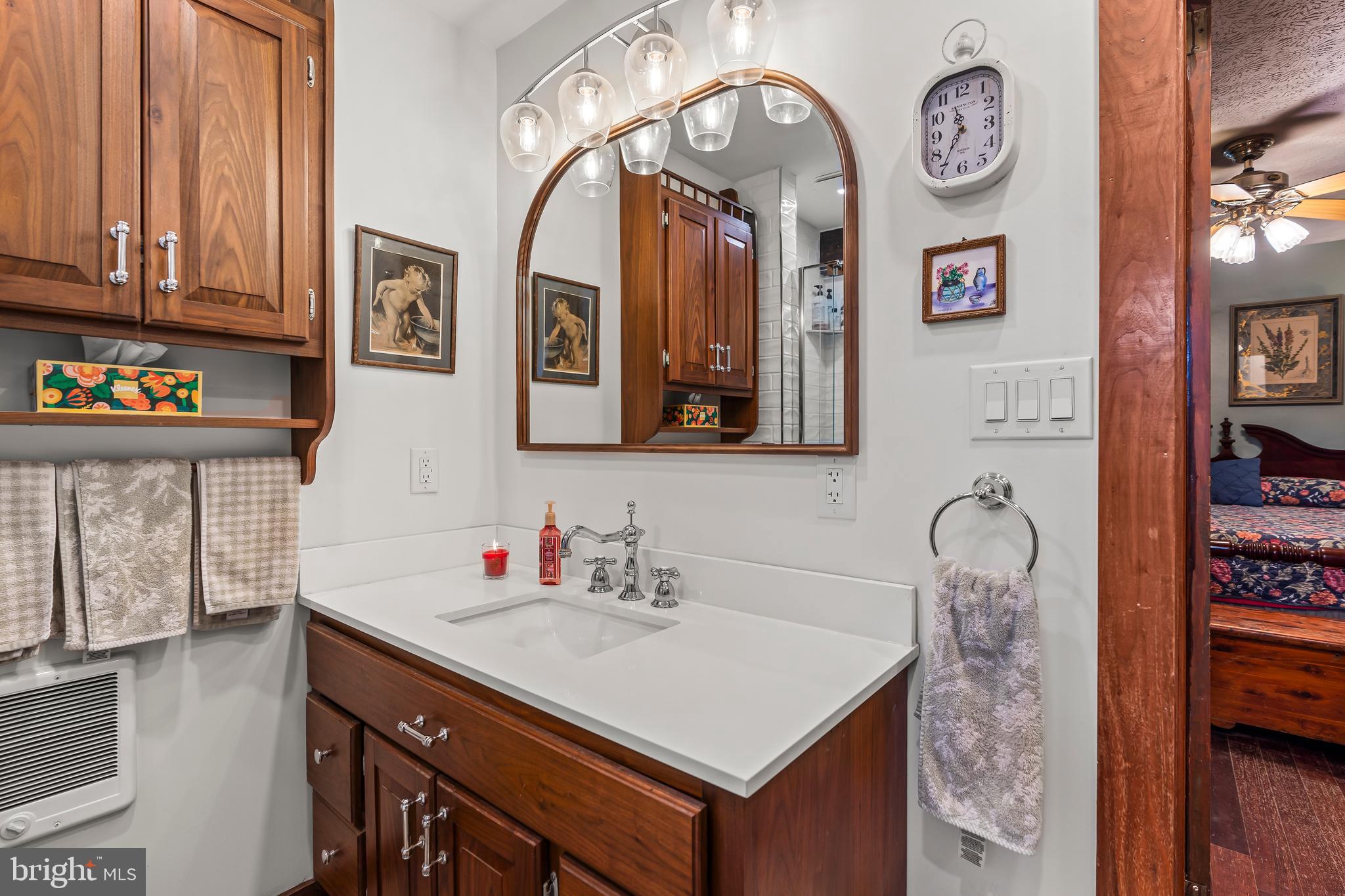 HEDGESVILLE - Residential