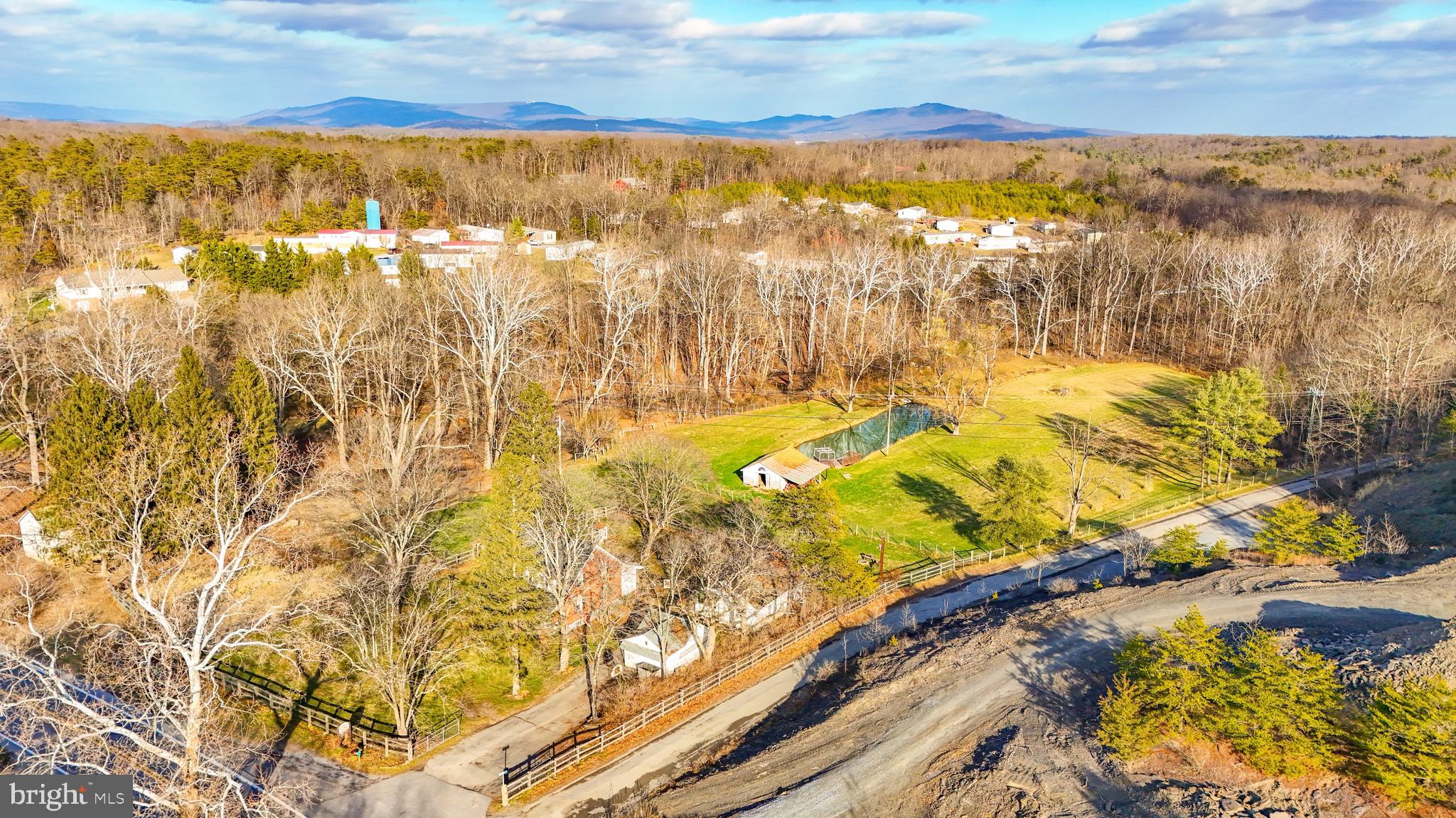 HEDGESVILLE - Residential