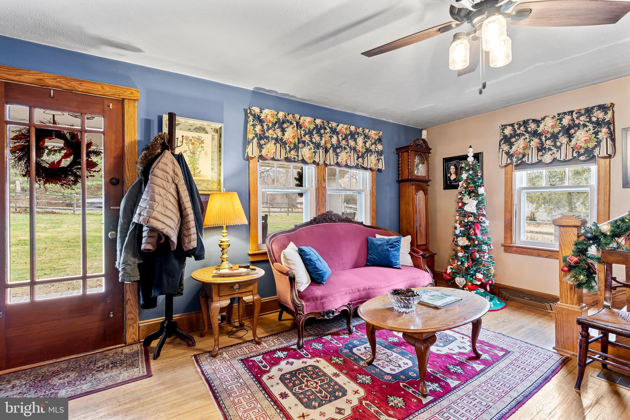 HEDGESVILLE - Residential