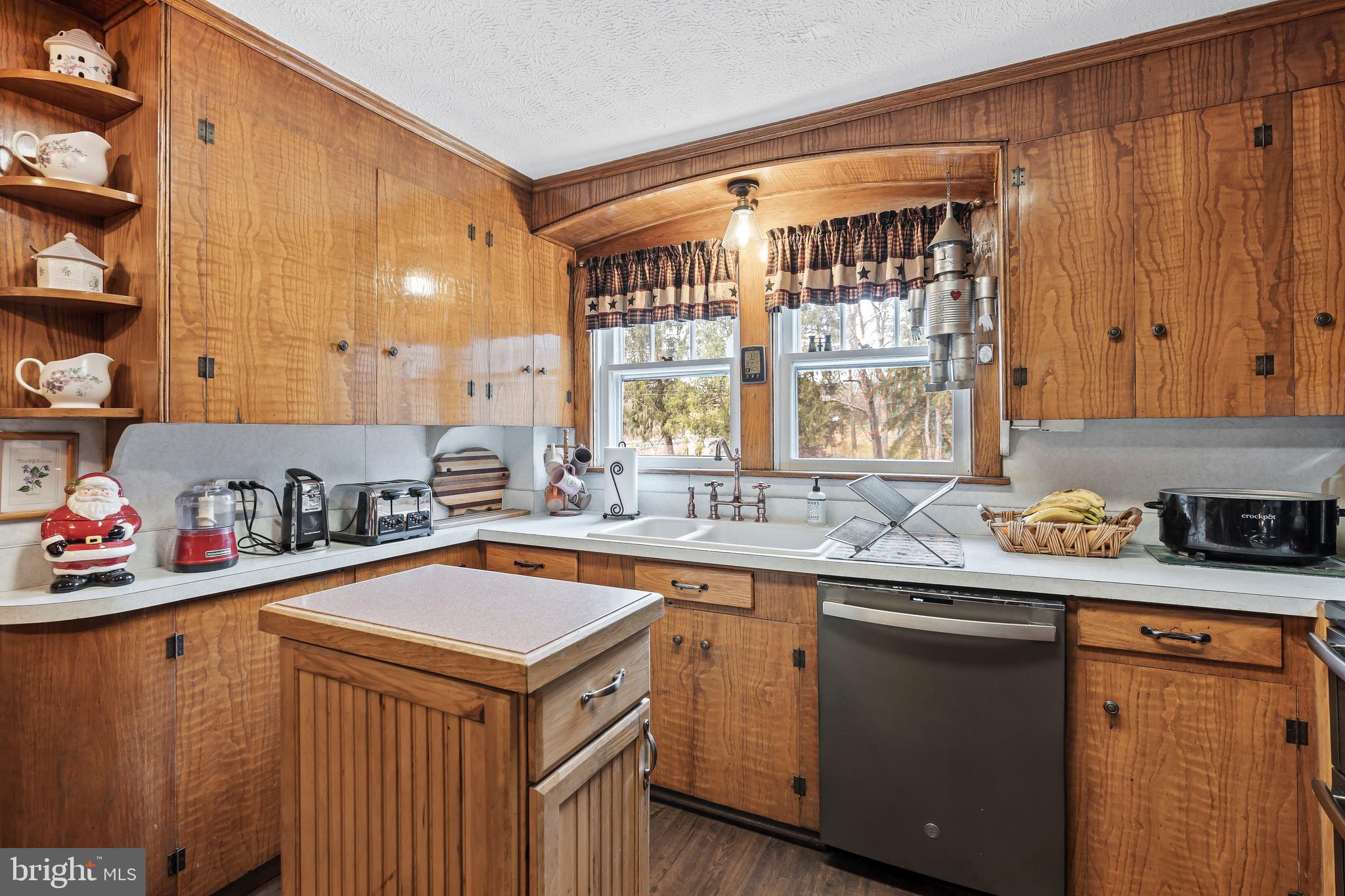 HEDGESVILLE - Residential