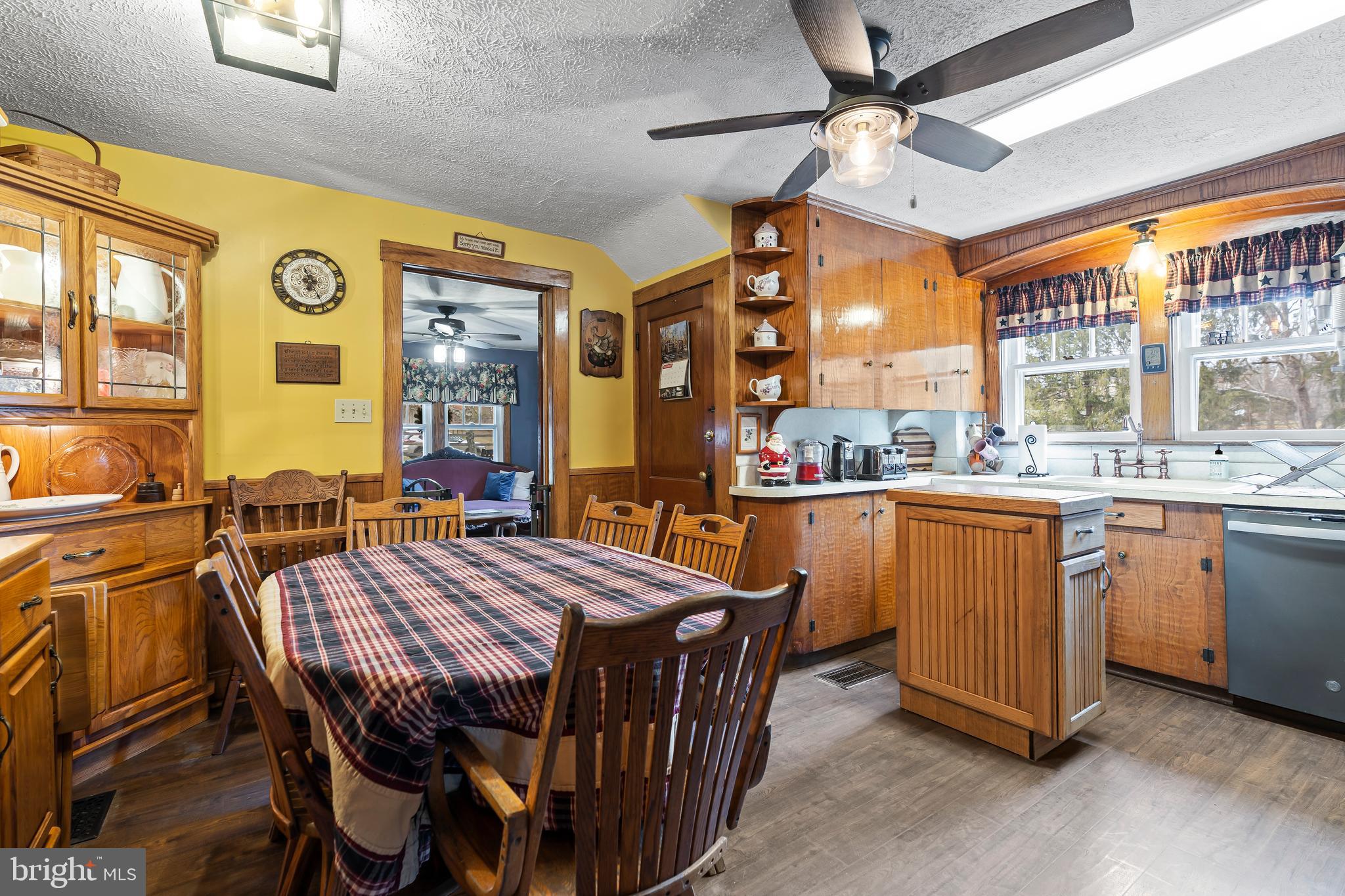 HEDGESVILLE - Residential