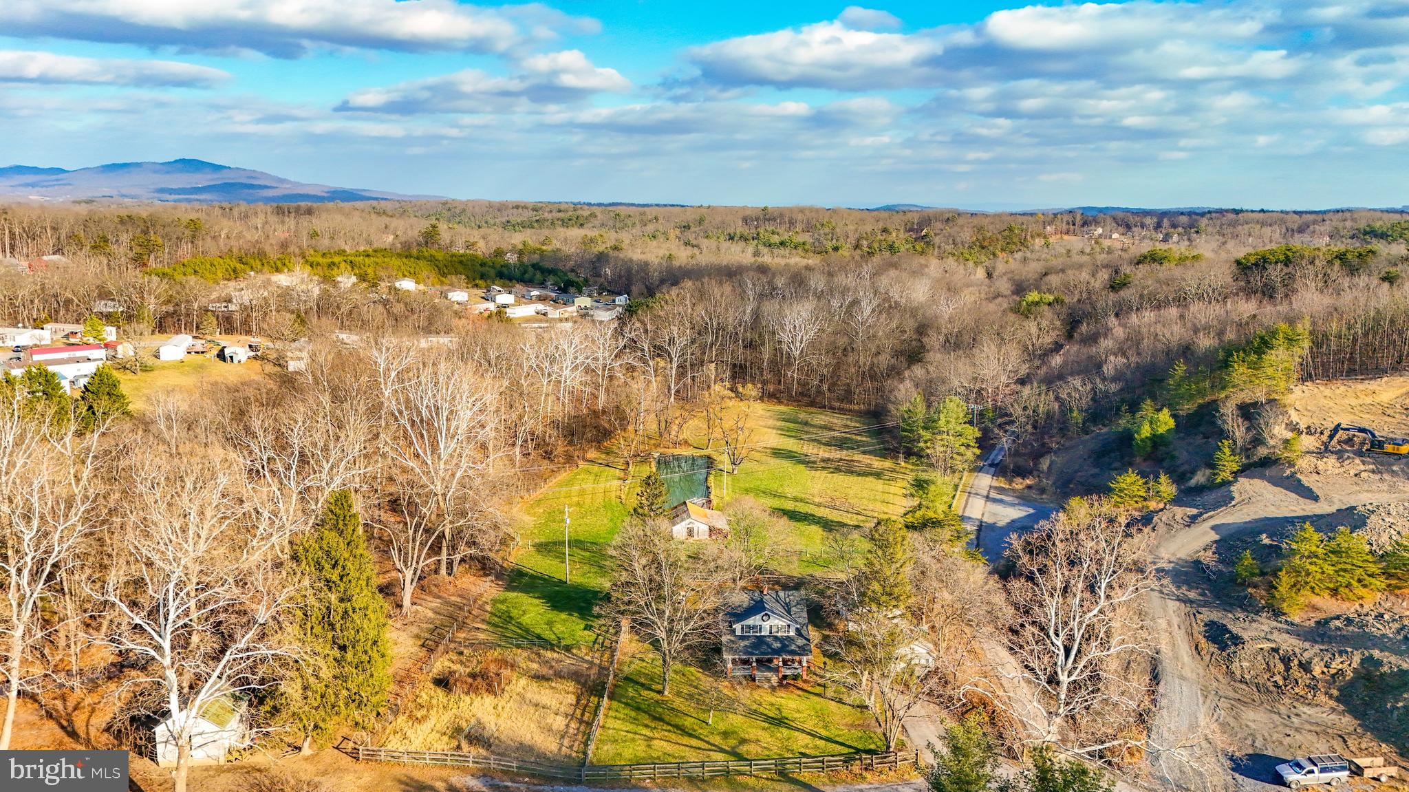 HEDGESVILLE - Residential