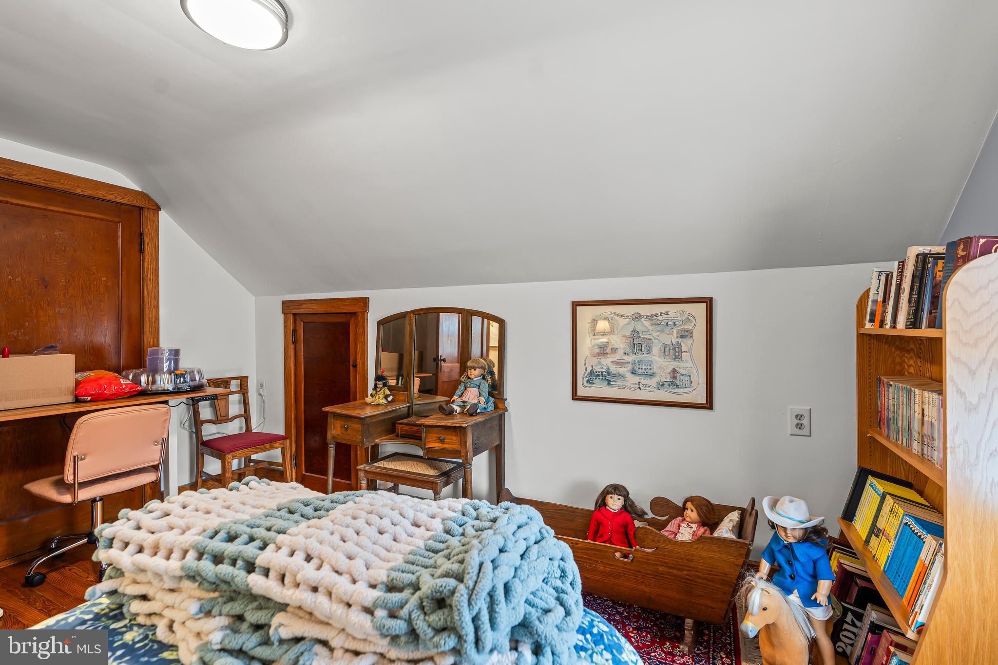 HEDGESVILLE - Residential