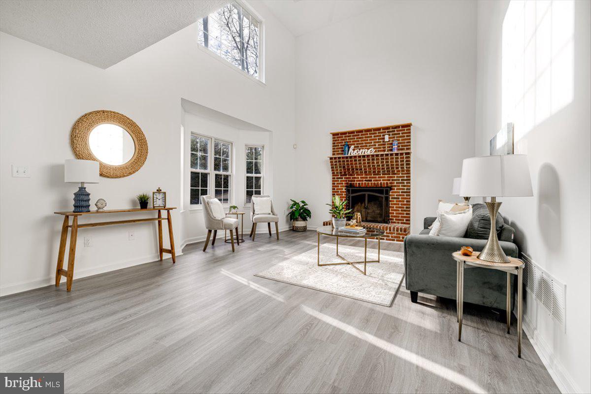 ROUND BAY CITY - Residential