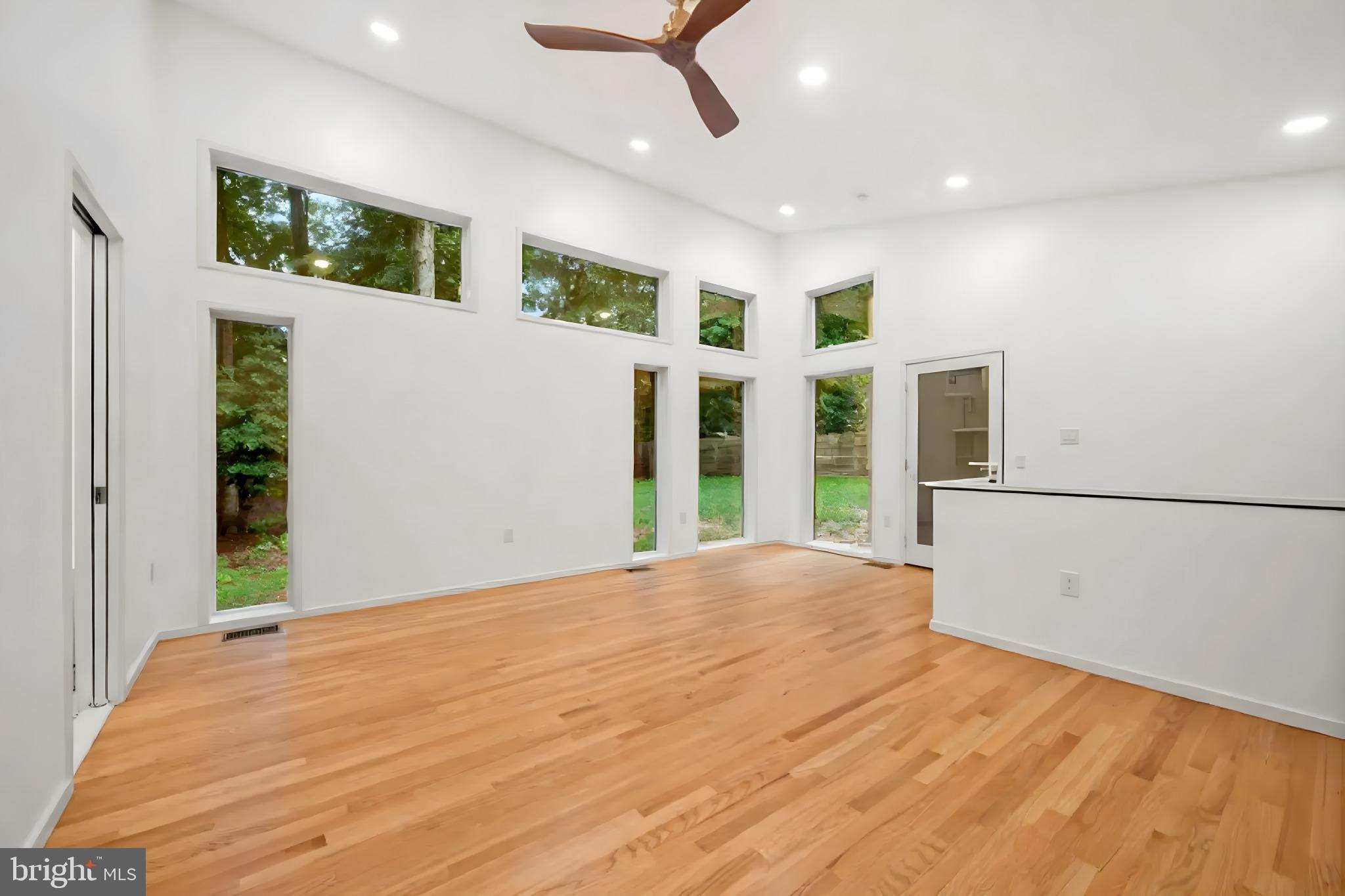 CARDEROCK SPRINGS - Residential