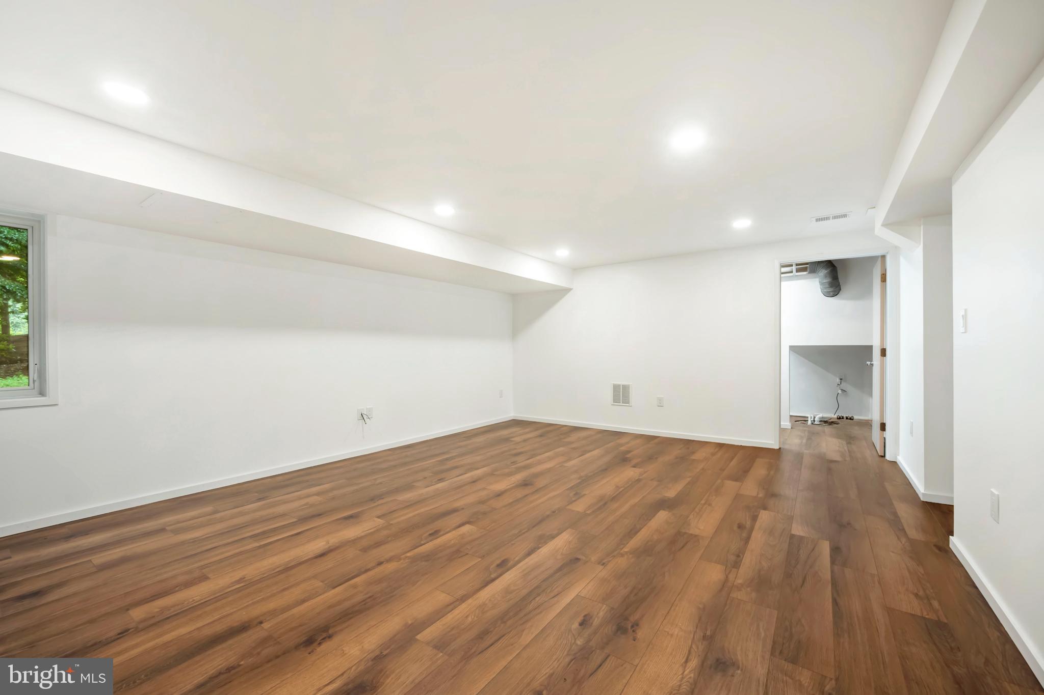 CARDEROCK SPRINGS - Residential