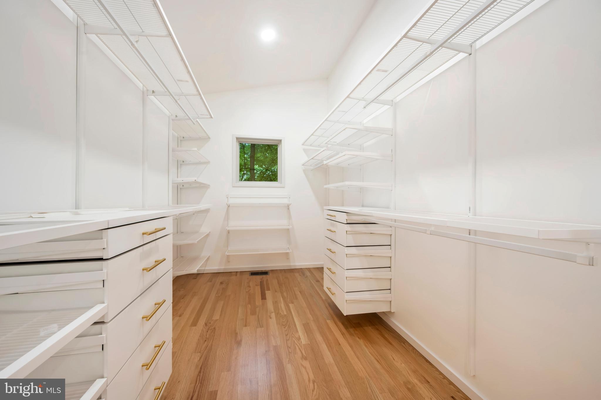 CARDEROCK SPRINGS - Residential