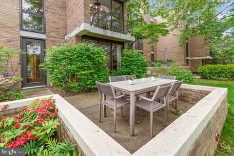 1690 CHIMNEY HOUSE ROAD RESTON VA 20190