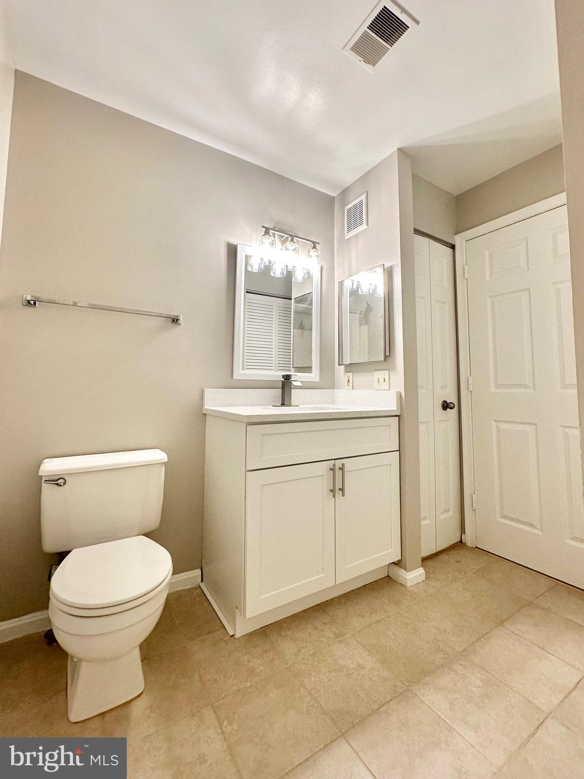 STRATFORD PLACE AT KINGS - Residential Lease