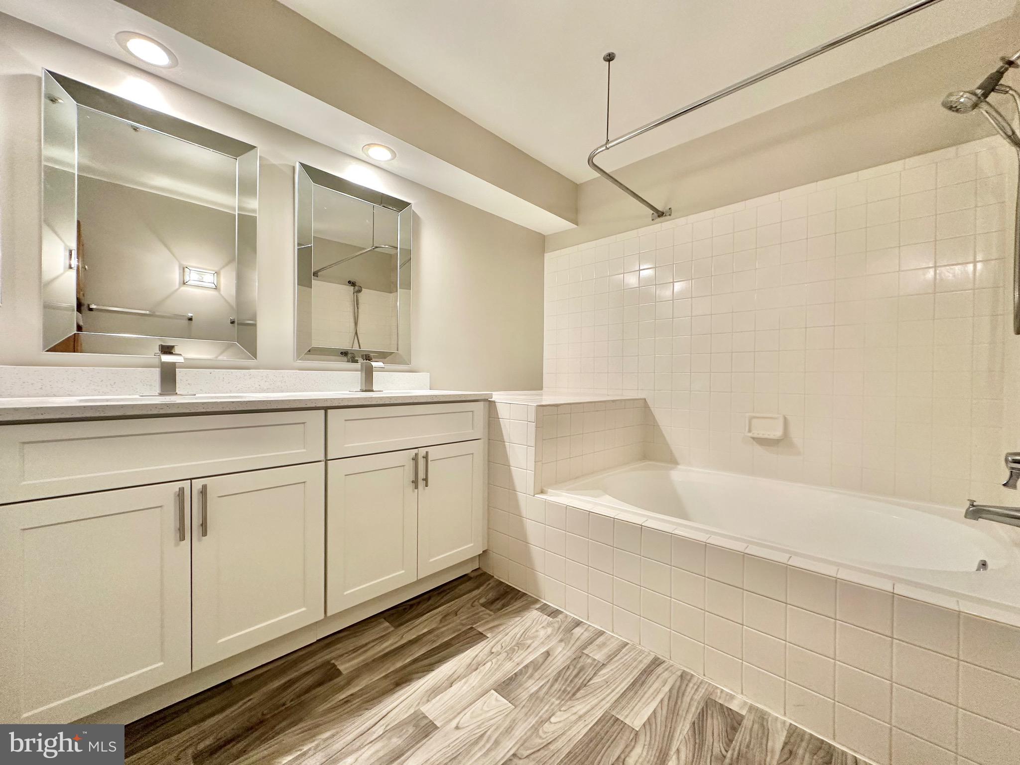 STRATFORD PLACE AT KINGS - Residential Lease