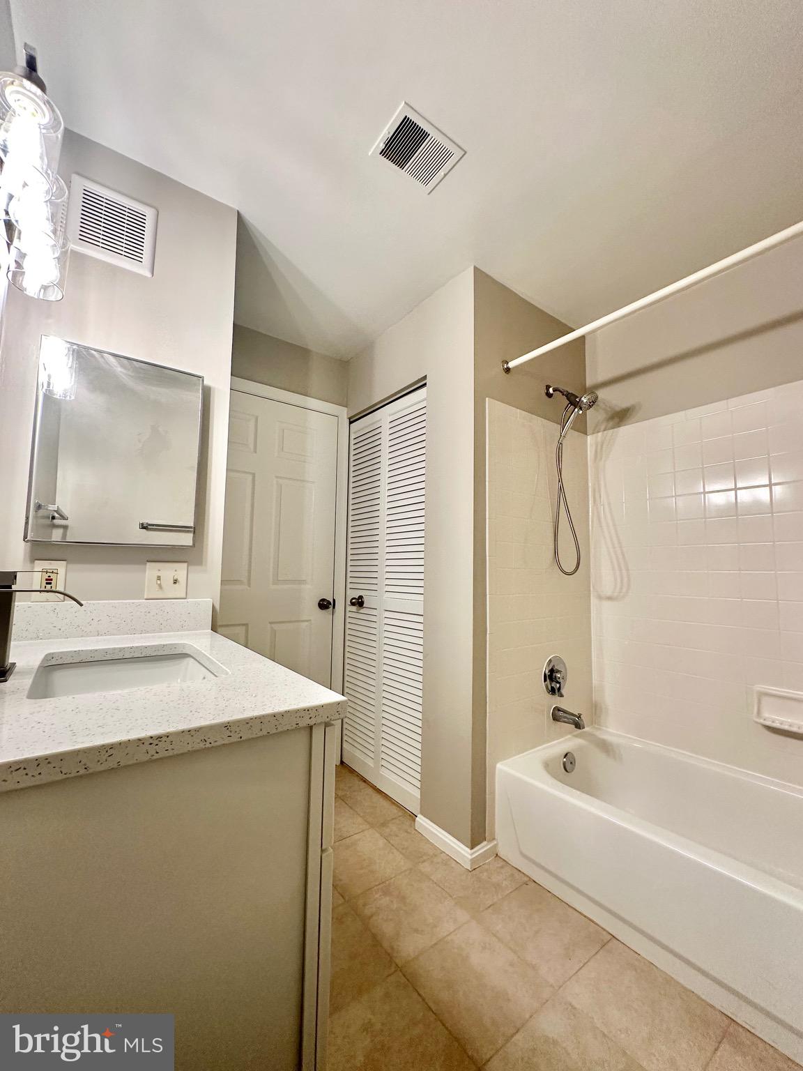 STRATFORD PLACE AT KINGS - Residential Lease