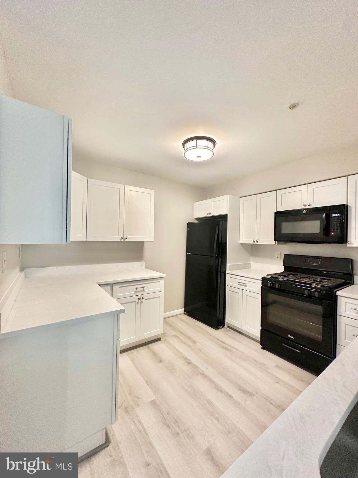 STRATFORD PLACE AT KINGS - Residential Lease