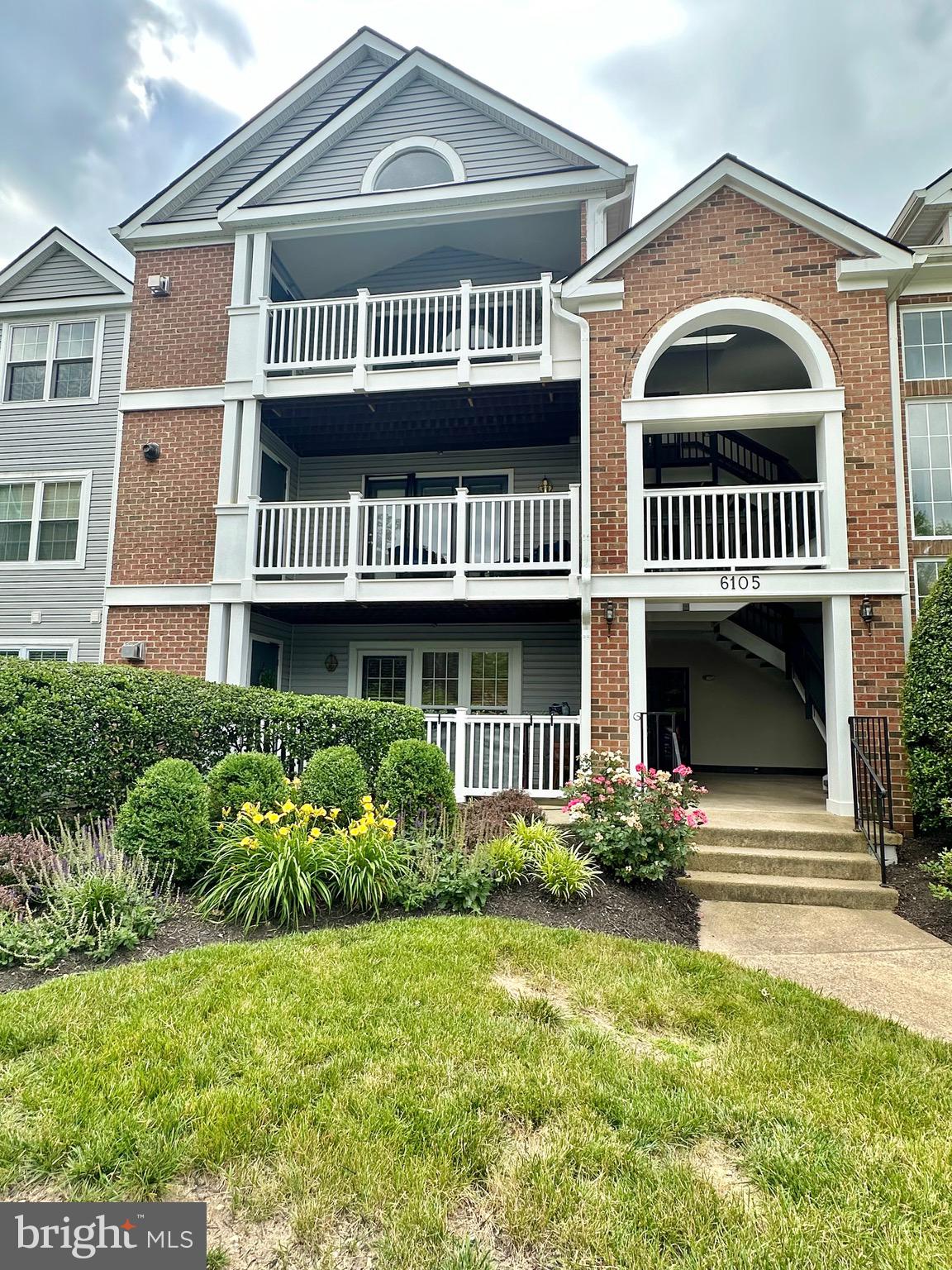 STRATFORD PLACE AT KINGS - Residential Lease